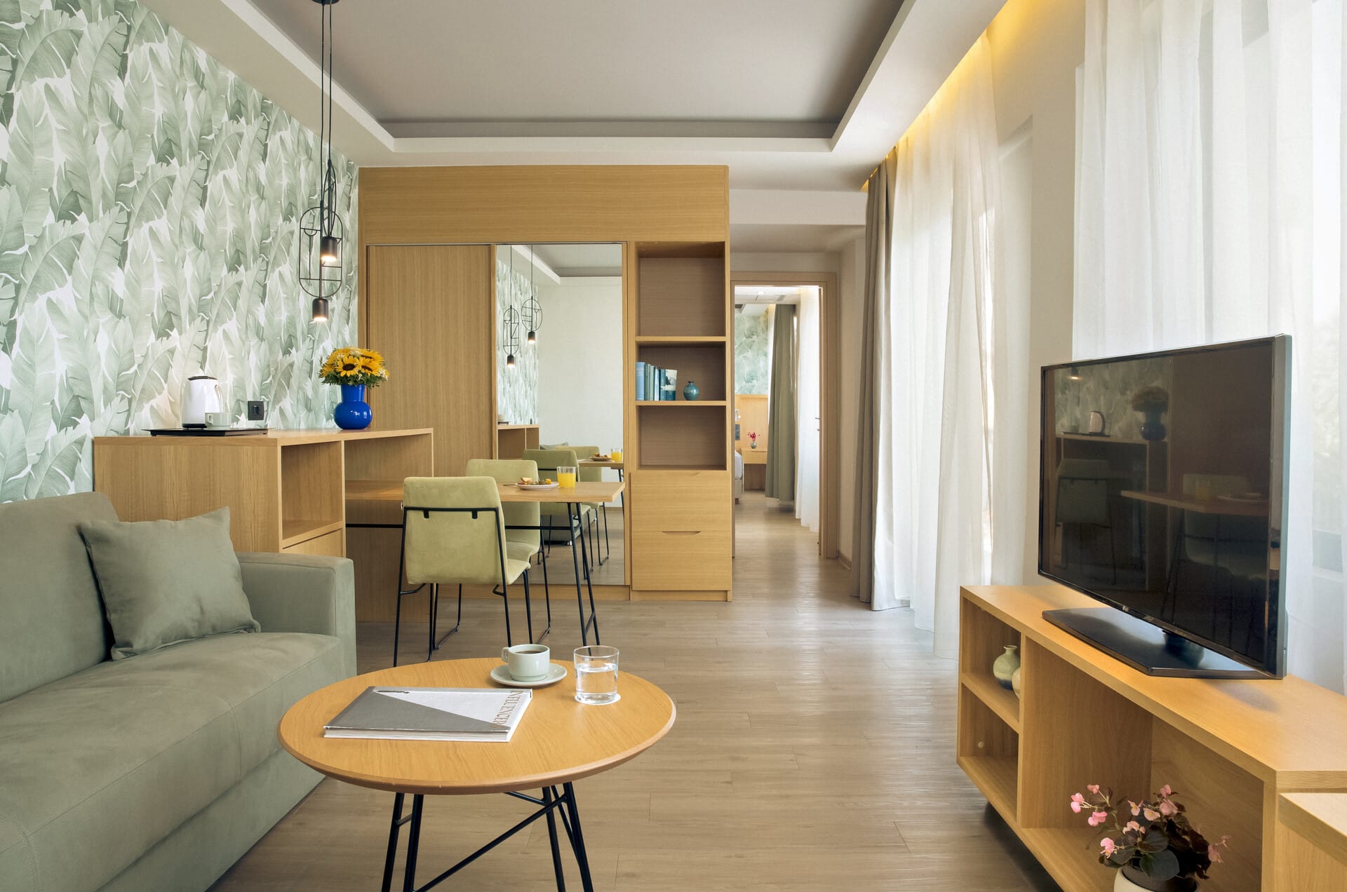 dolce-athens_executive-suite-sea-view-with-hot-tub-7