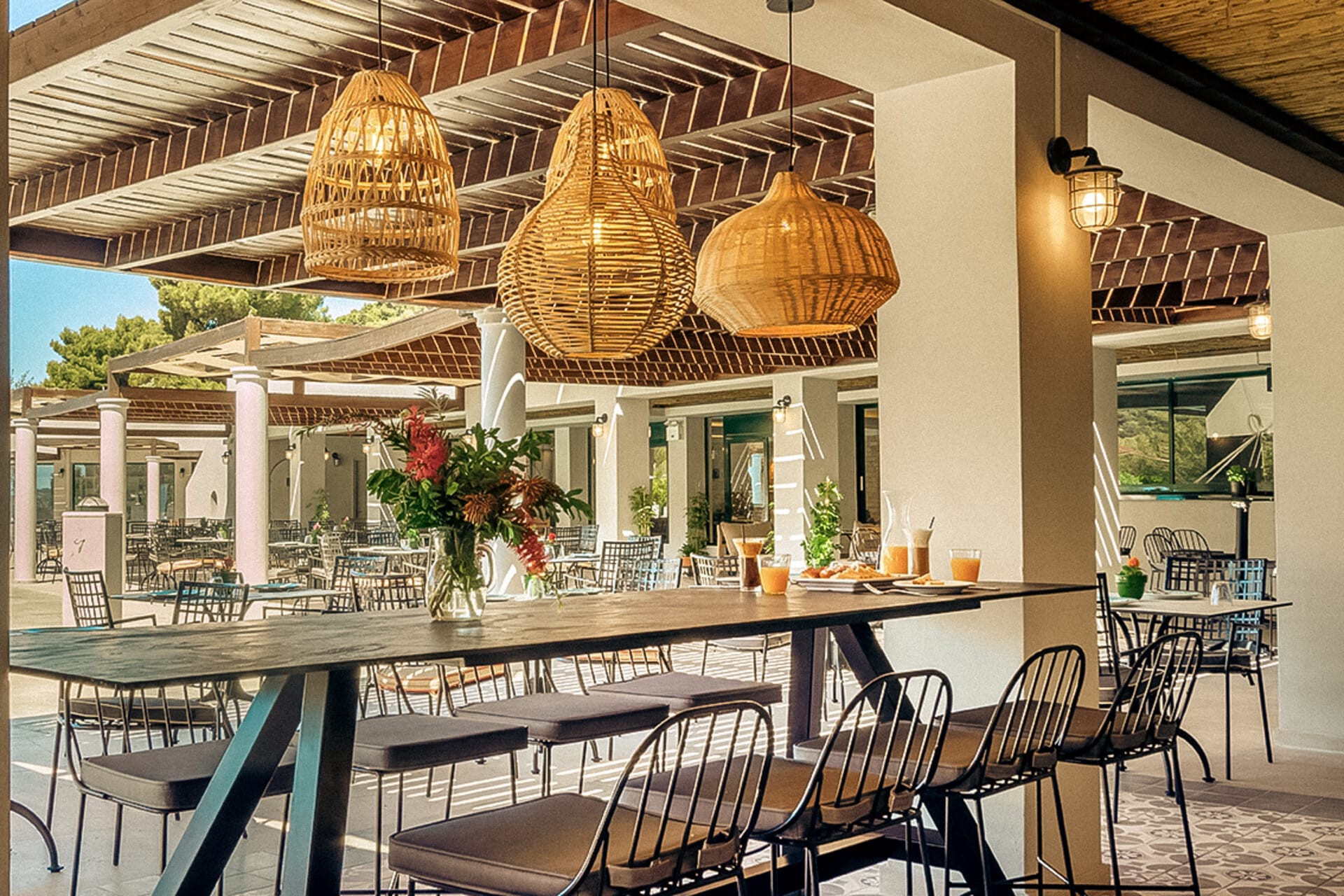 dolce-athens_ilios-pool-bar-3