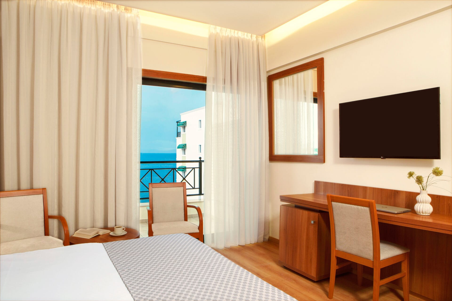 ramada_premium-2-bedroom-side-sea-view-room-7
