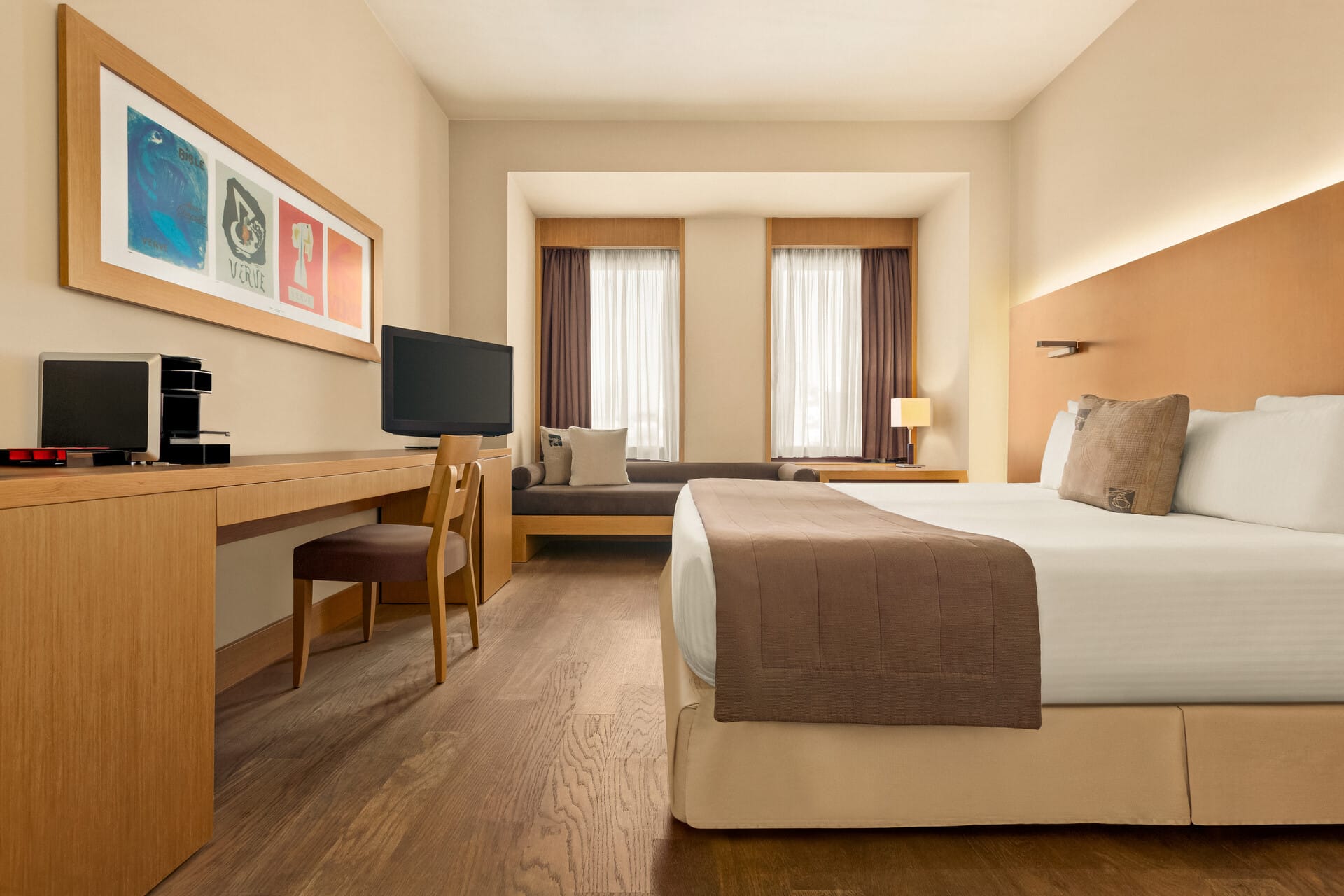 lazart-executive-or-family-suite-2