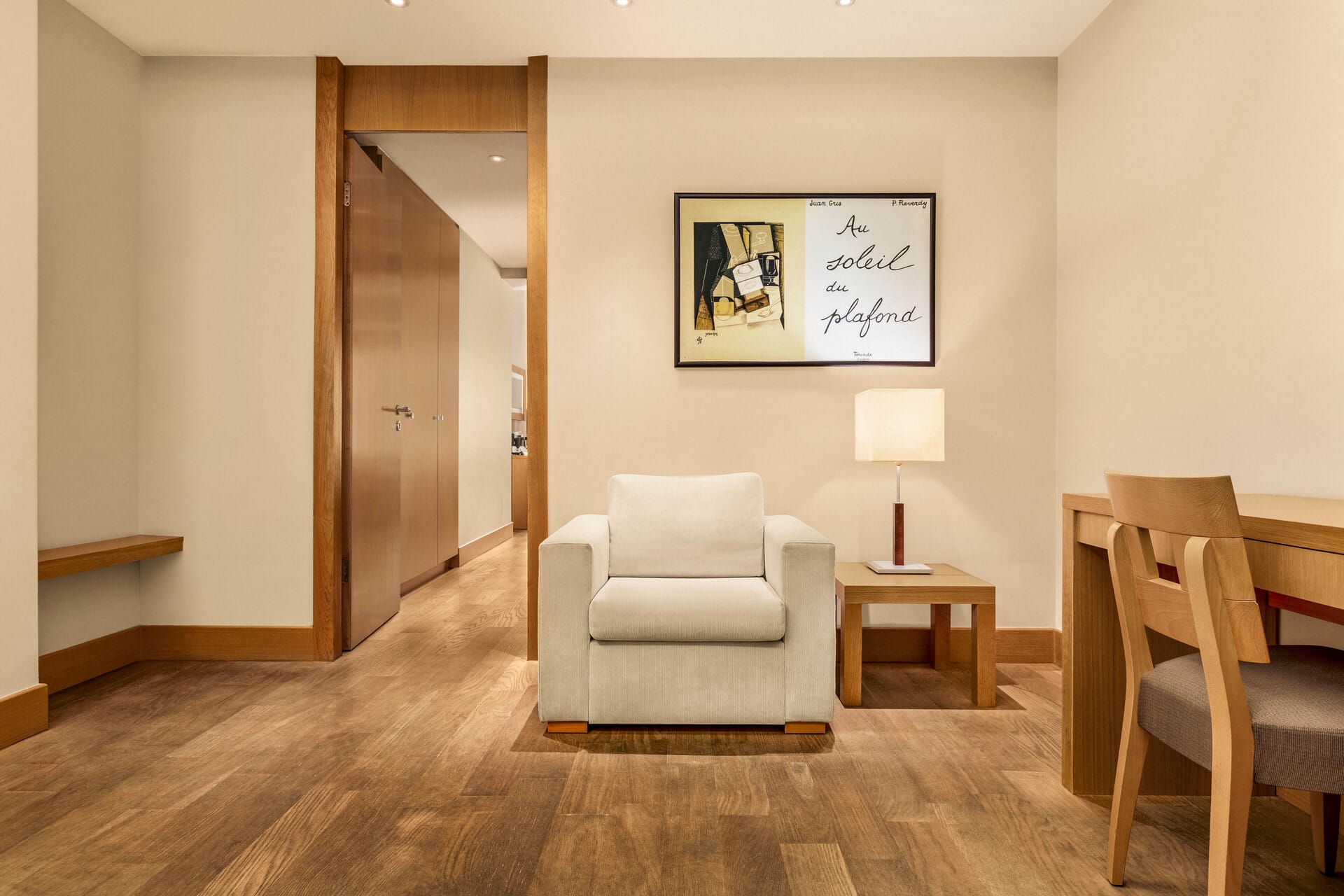 lazart-executive-or-family-suite-4