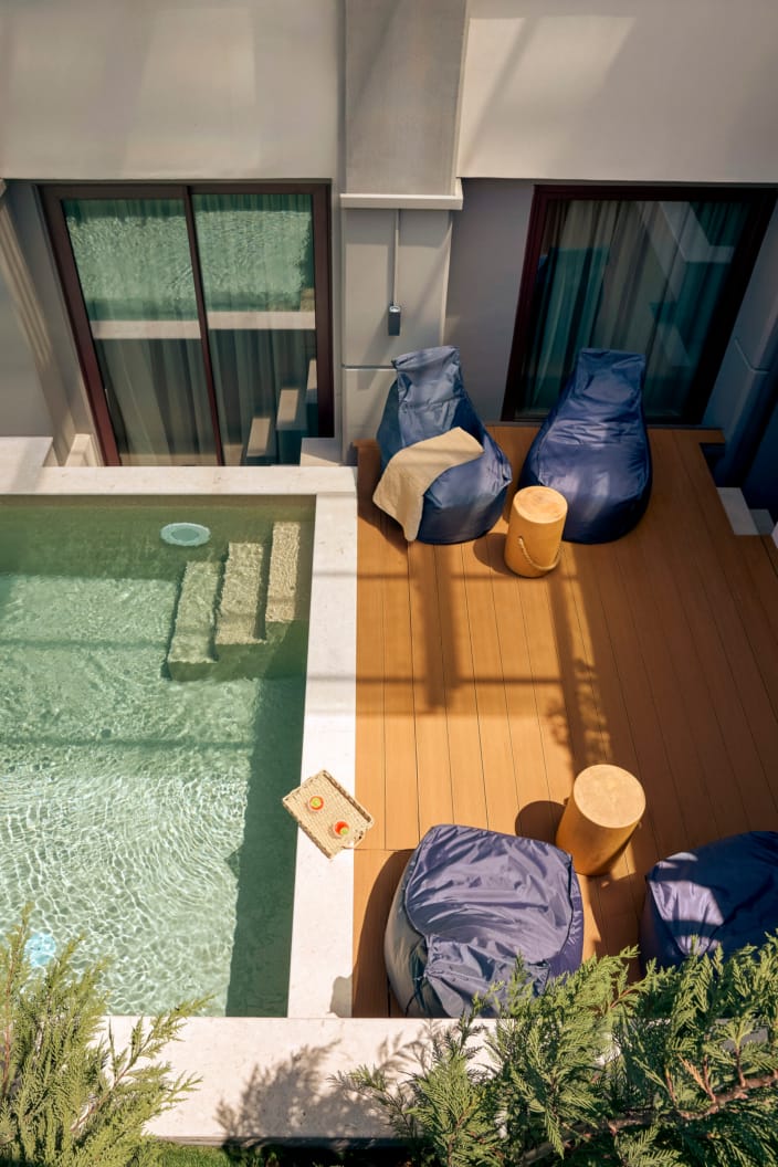 lazart_executive-suite-private-pool-3