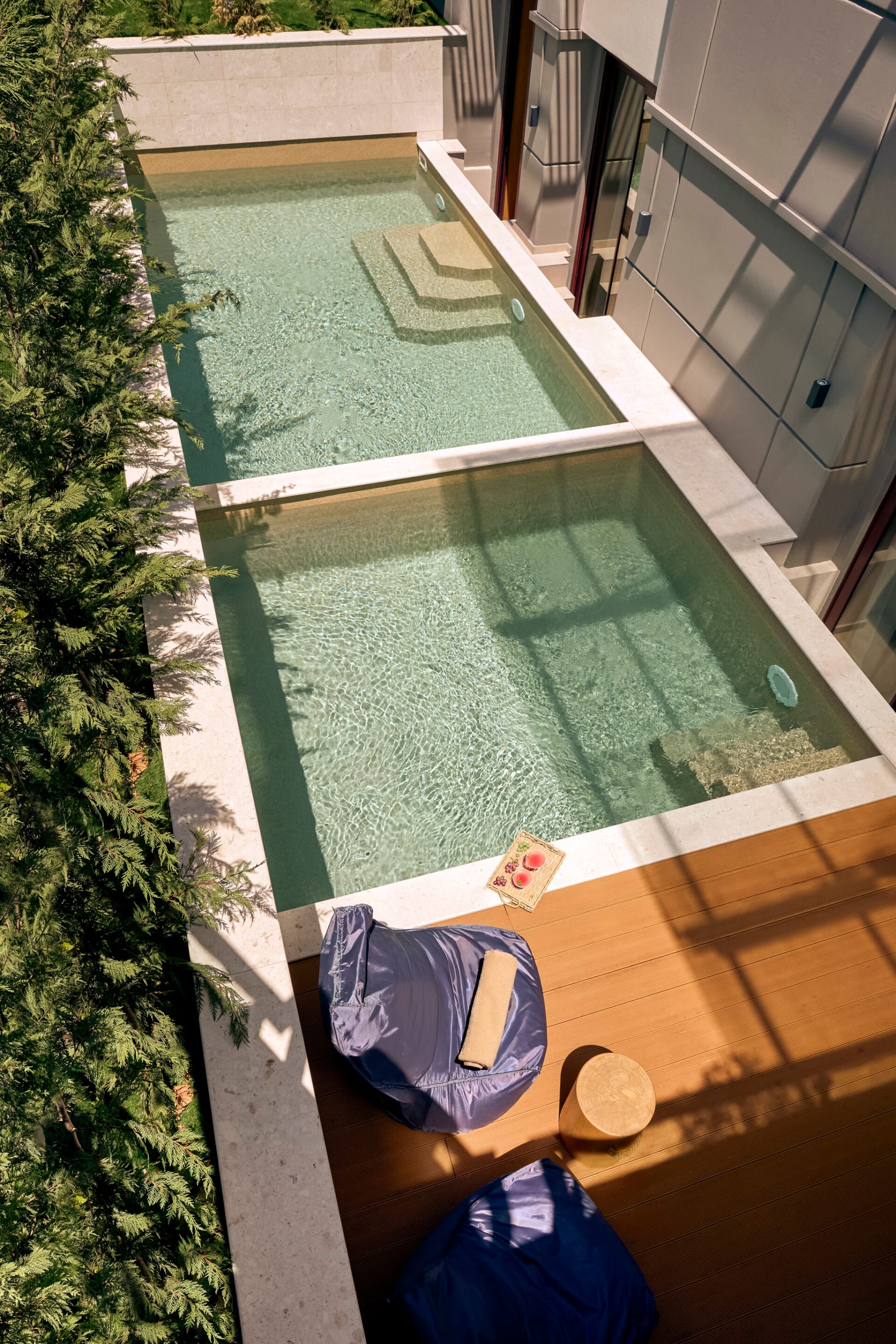 lazart_executive-suite-private-pool-4