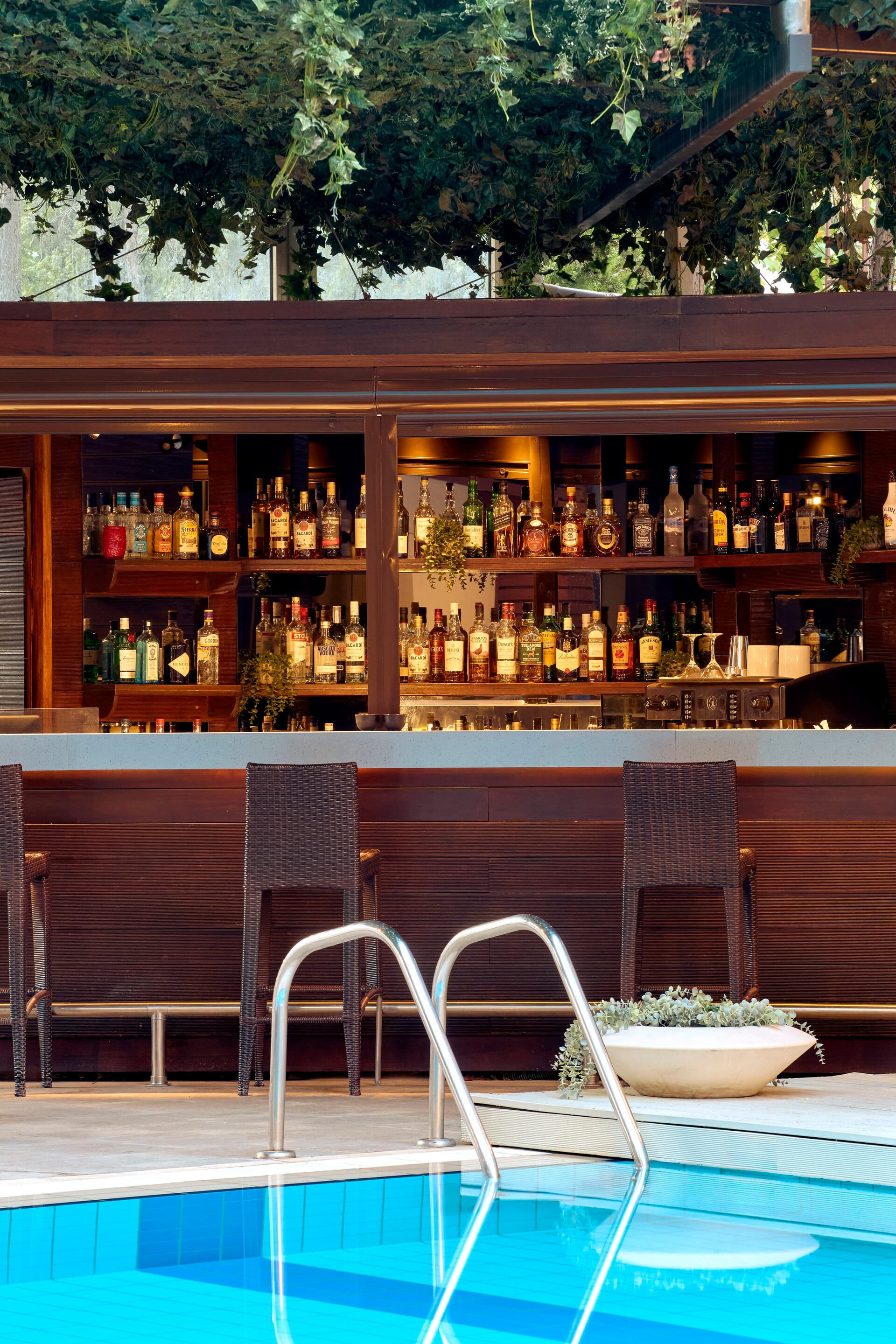 lazart_pool-pool-bar-16