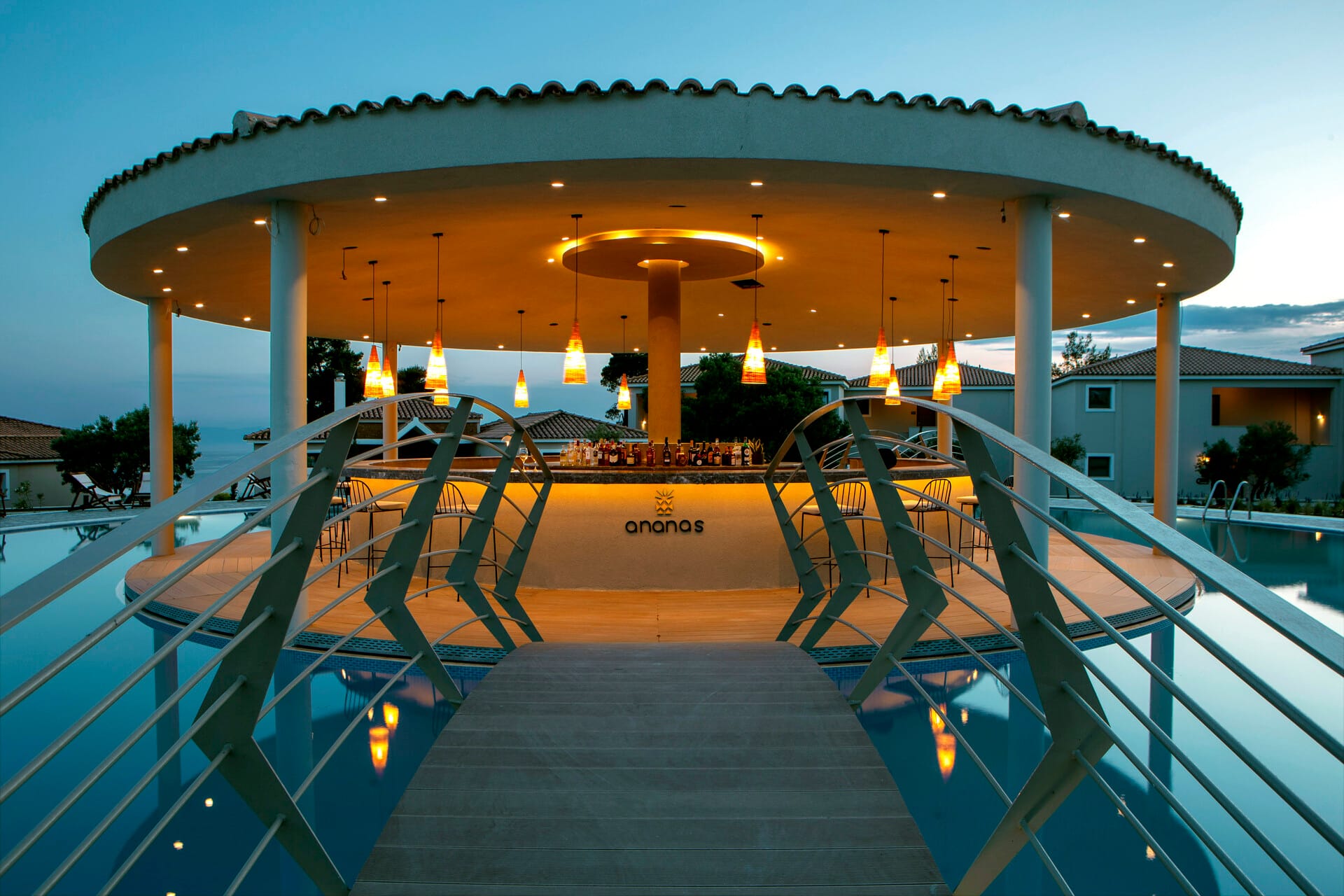 ajul_ananas-pool-bar-10-1