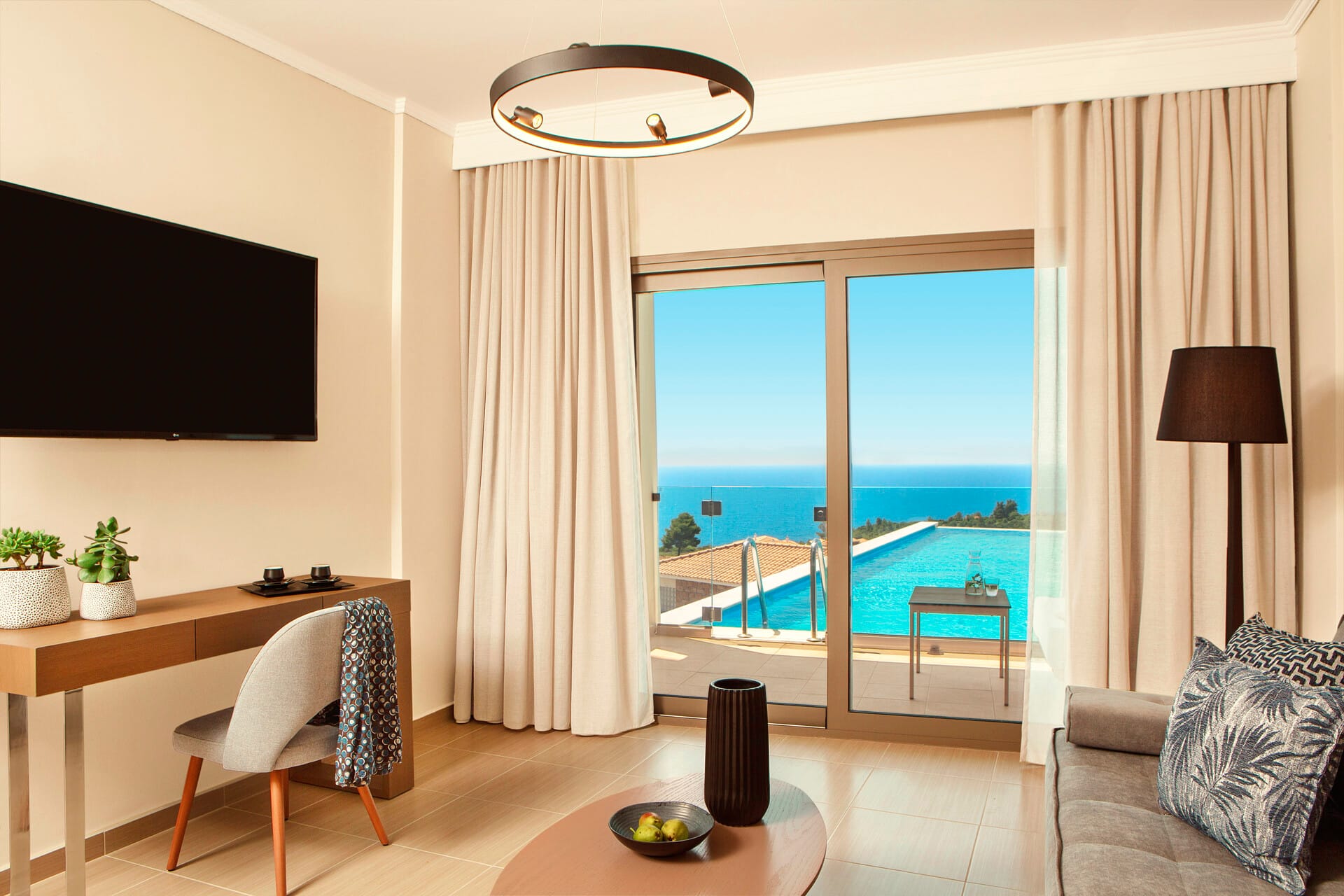 ajul_deluxe-family-room-sharing-pool-5