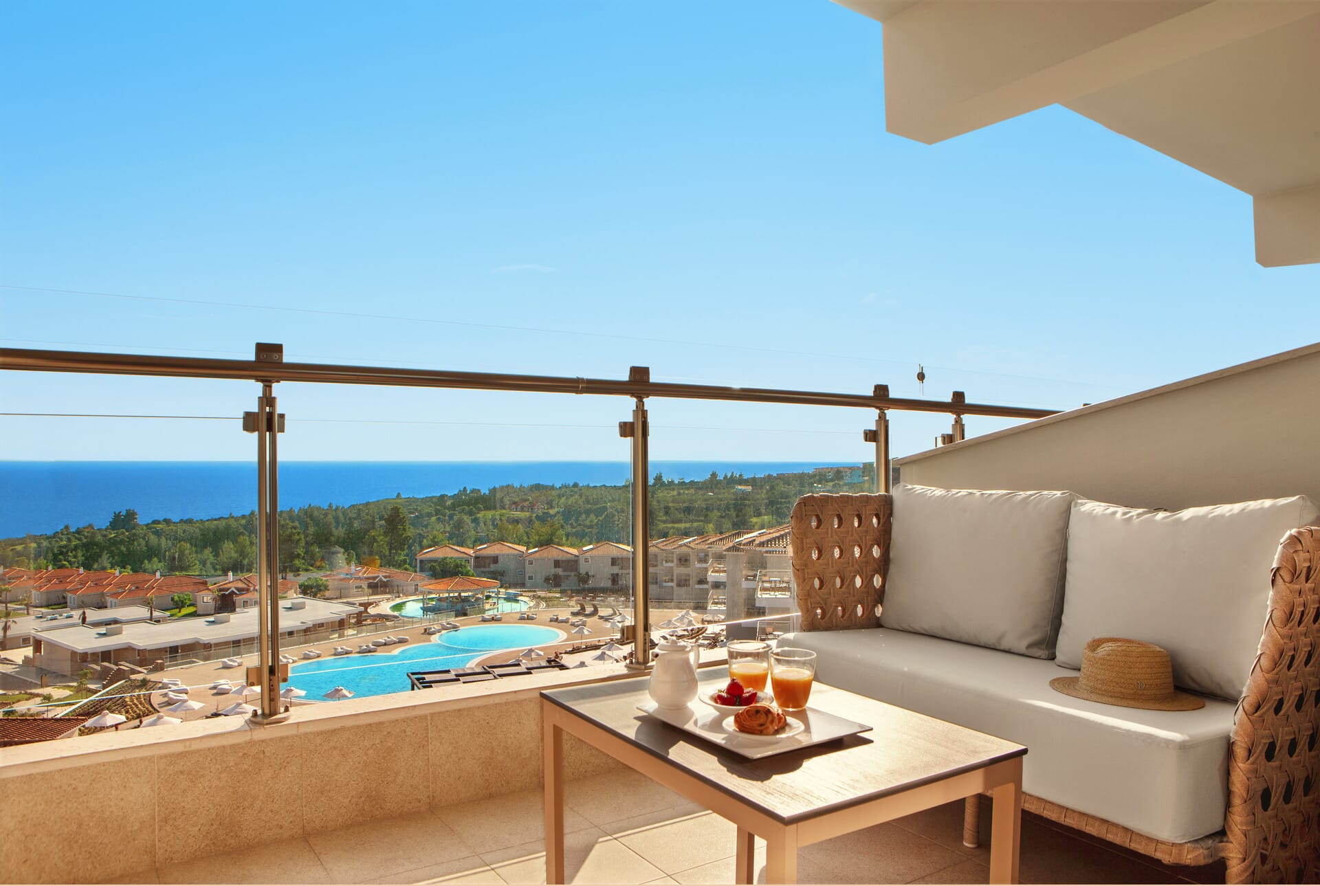 ajul_deluxe-family-room-7