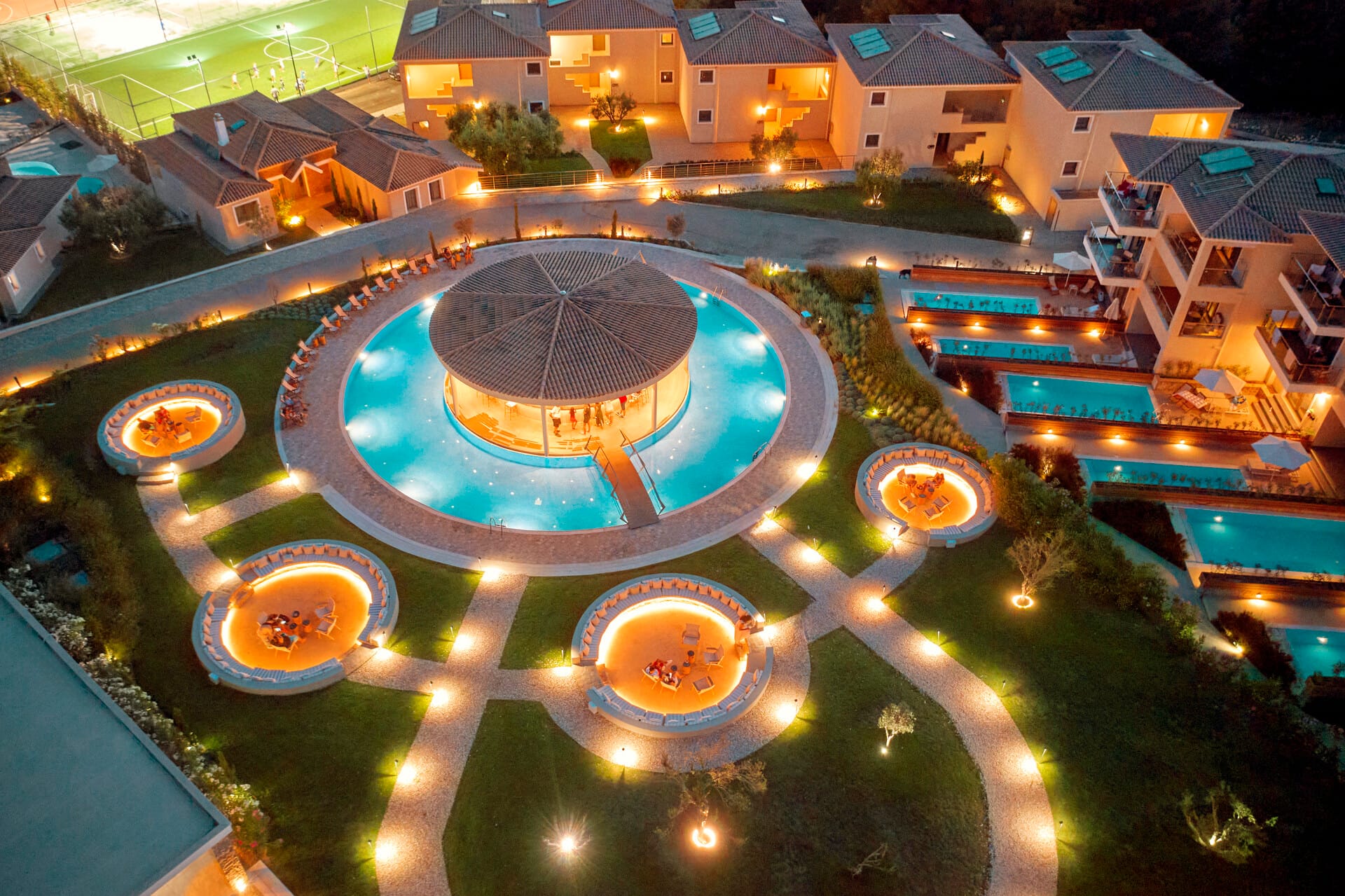 ajul_ananas-pool-bar-1