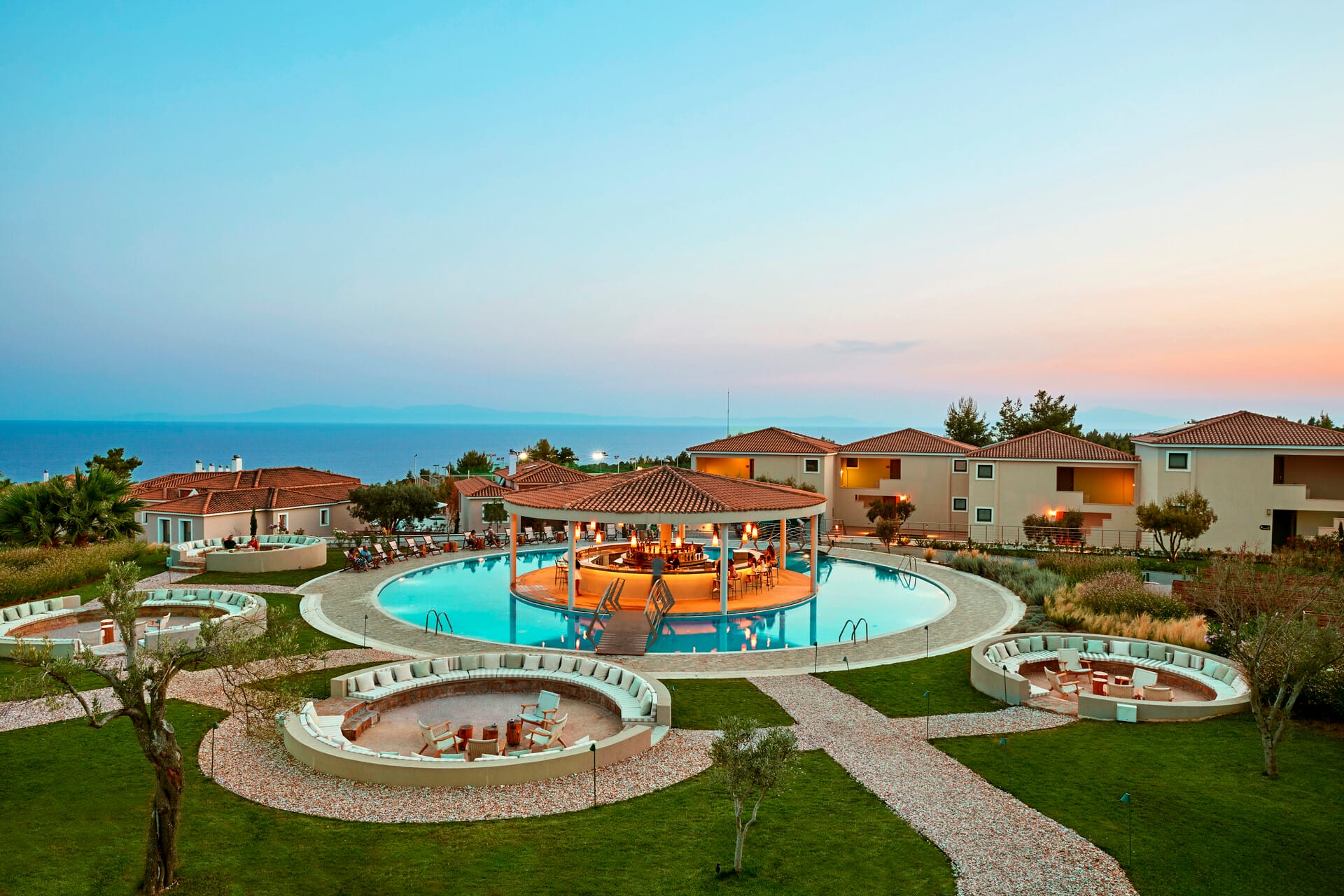 ajul_ananas-pool-bar-2-1