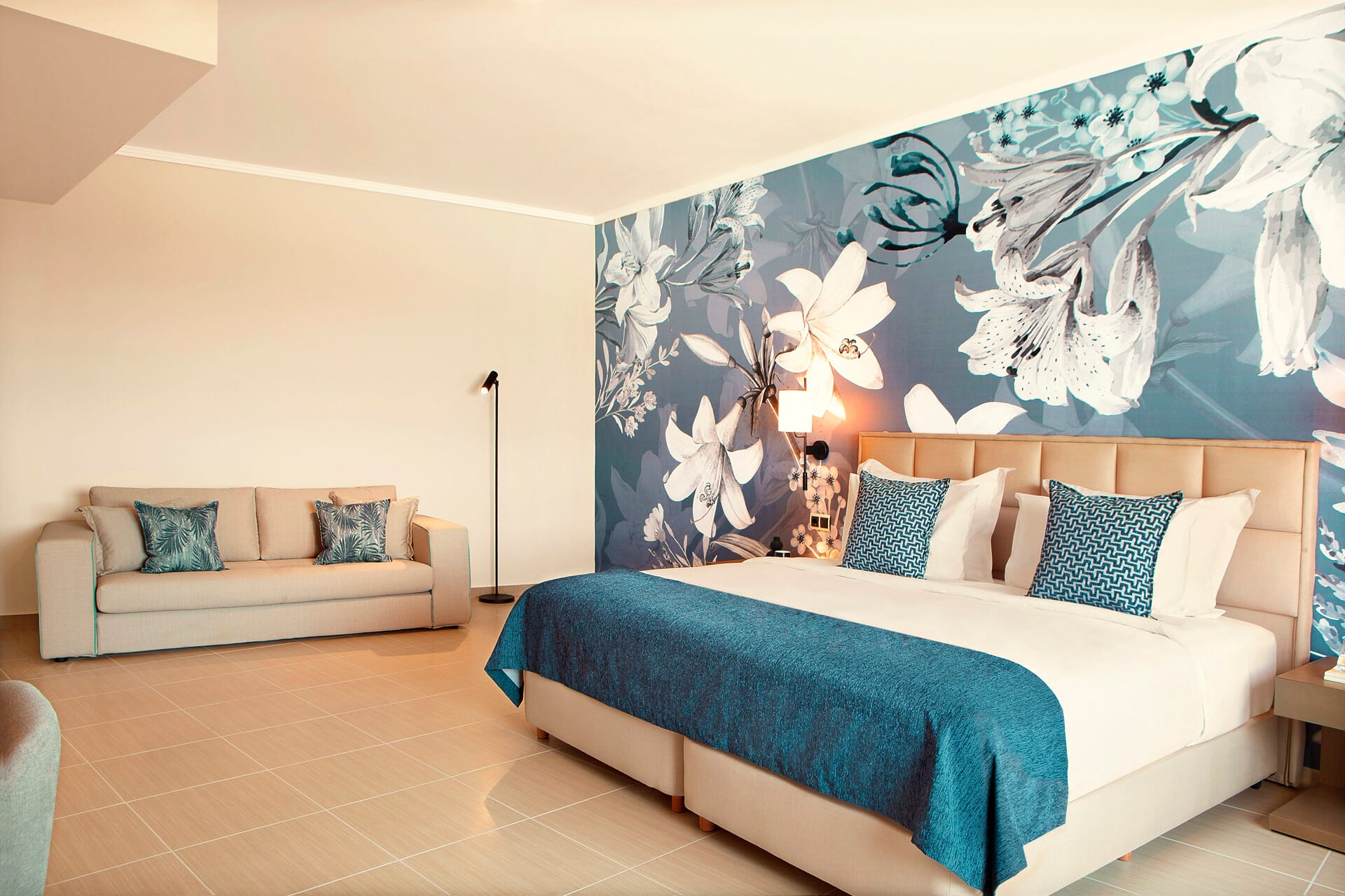 ajul_deluxe-family-room-sharing-pool-11