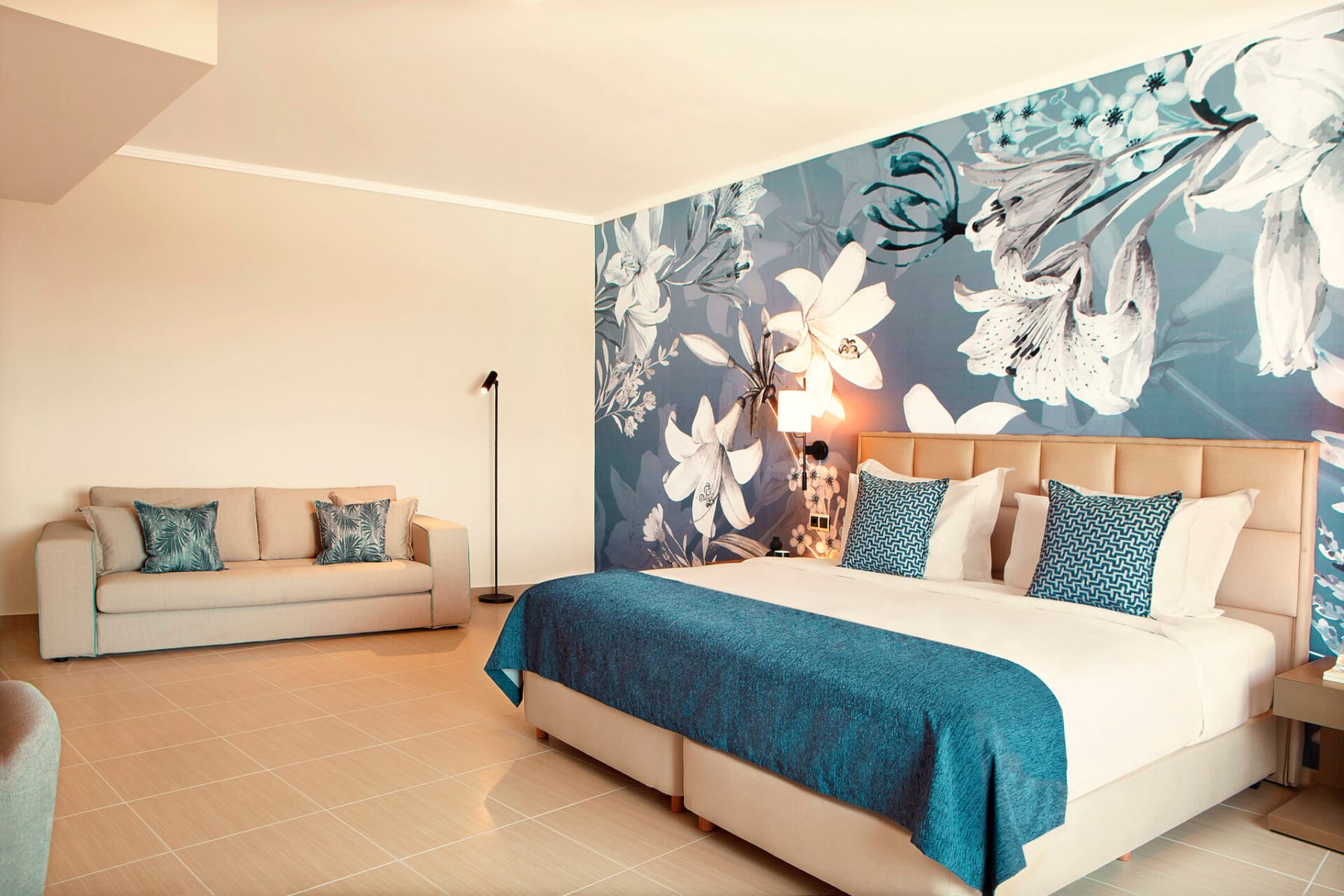 ajul_deluxe-family-room-sharing-pool-11