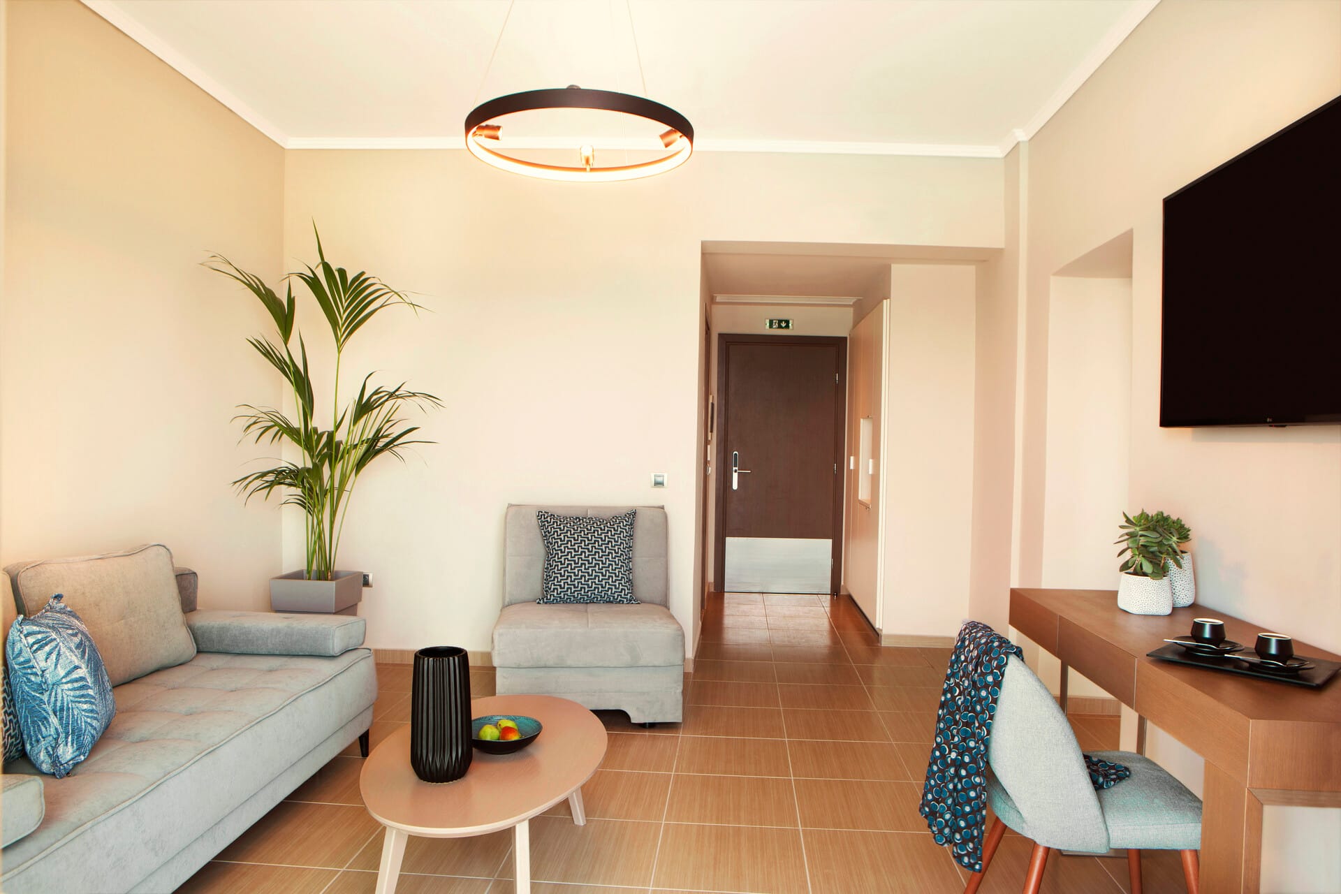 ajul_deluxe-family-room-sharing-pool-6