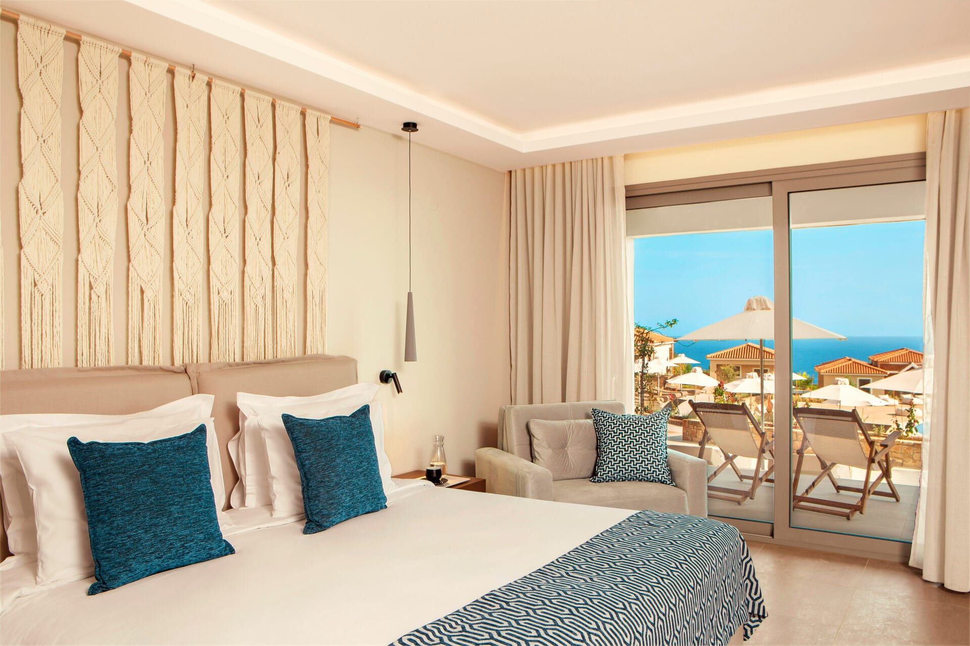 ajul_executive-bungalow-sea-view-2