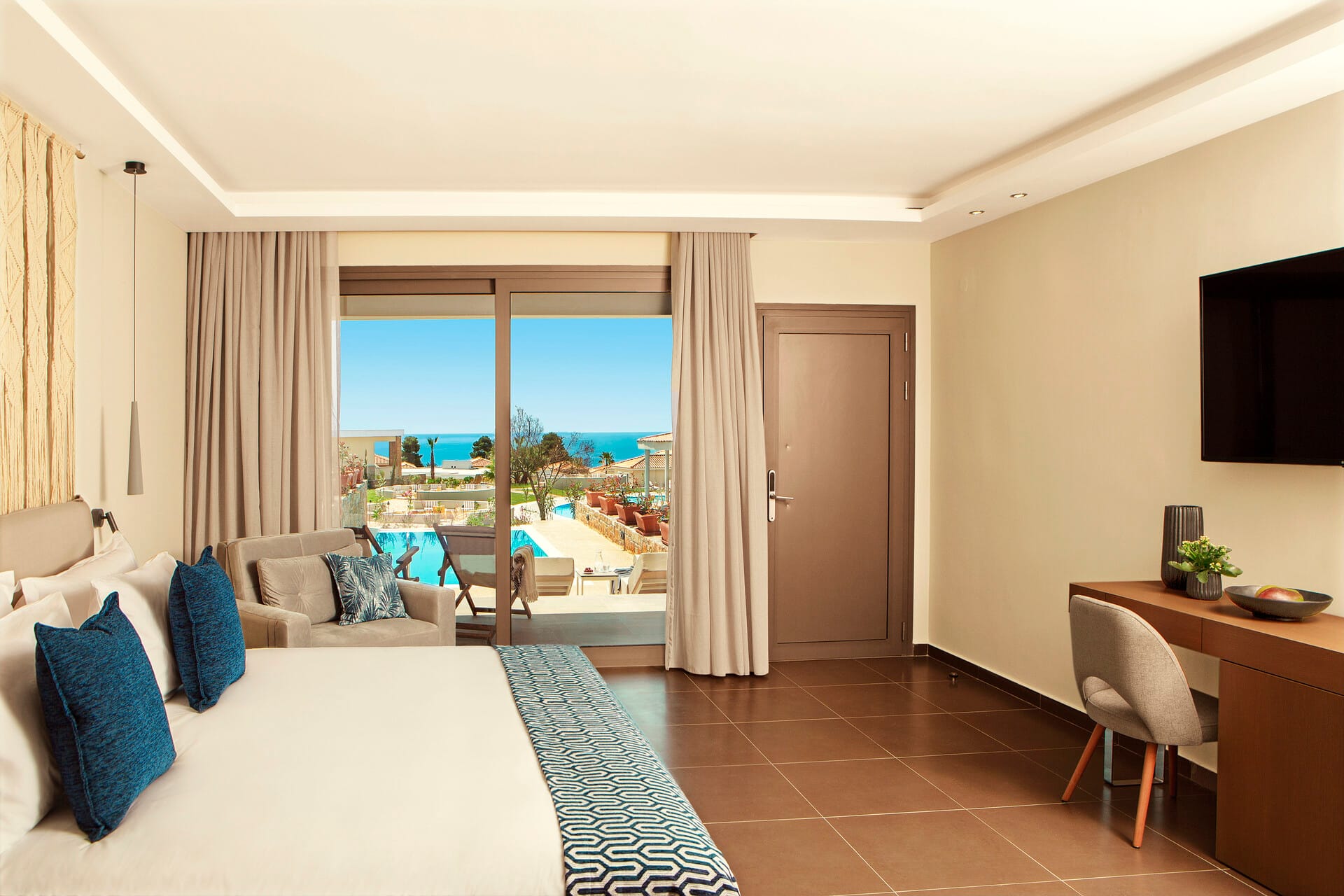 ajul_executive-bungalow-sea-view-with-private-pool-8