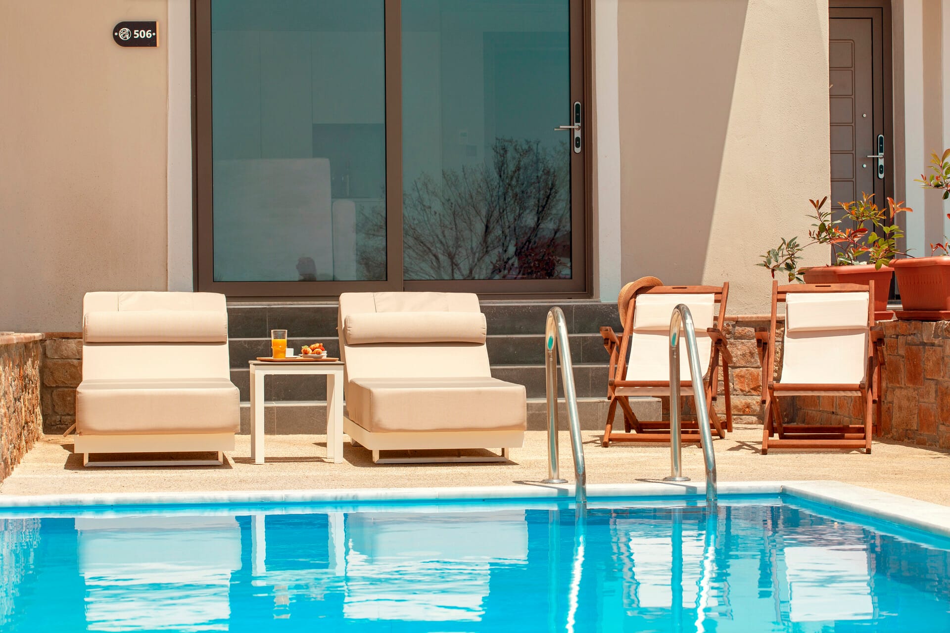 ajul_executive-bungalow-suites-sea-view-with-private-pool-9