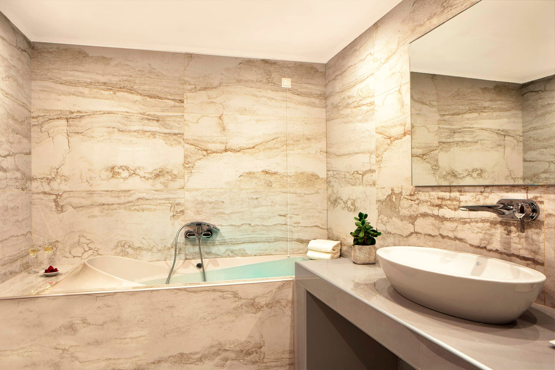 ajul_executive-suite-sea-view-1