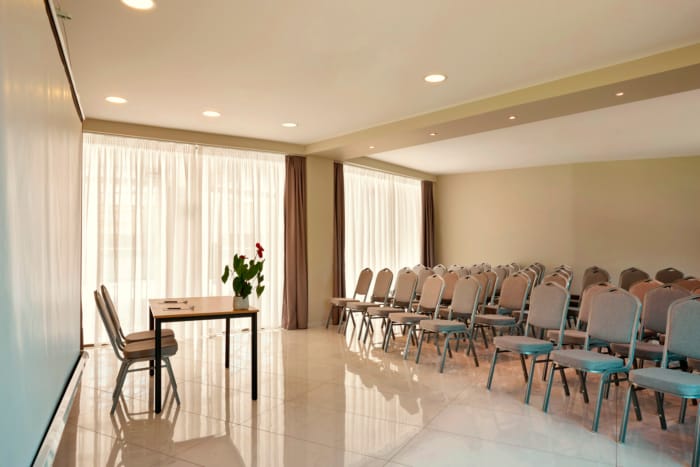 ajul_meeting-room-2-1