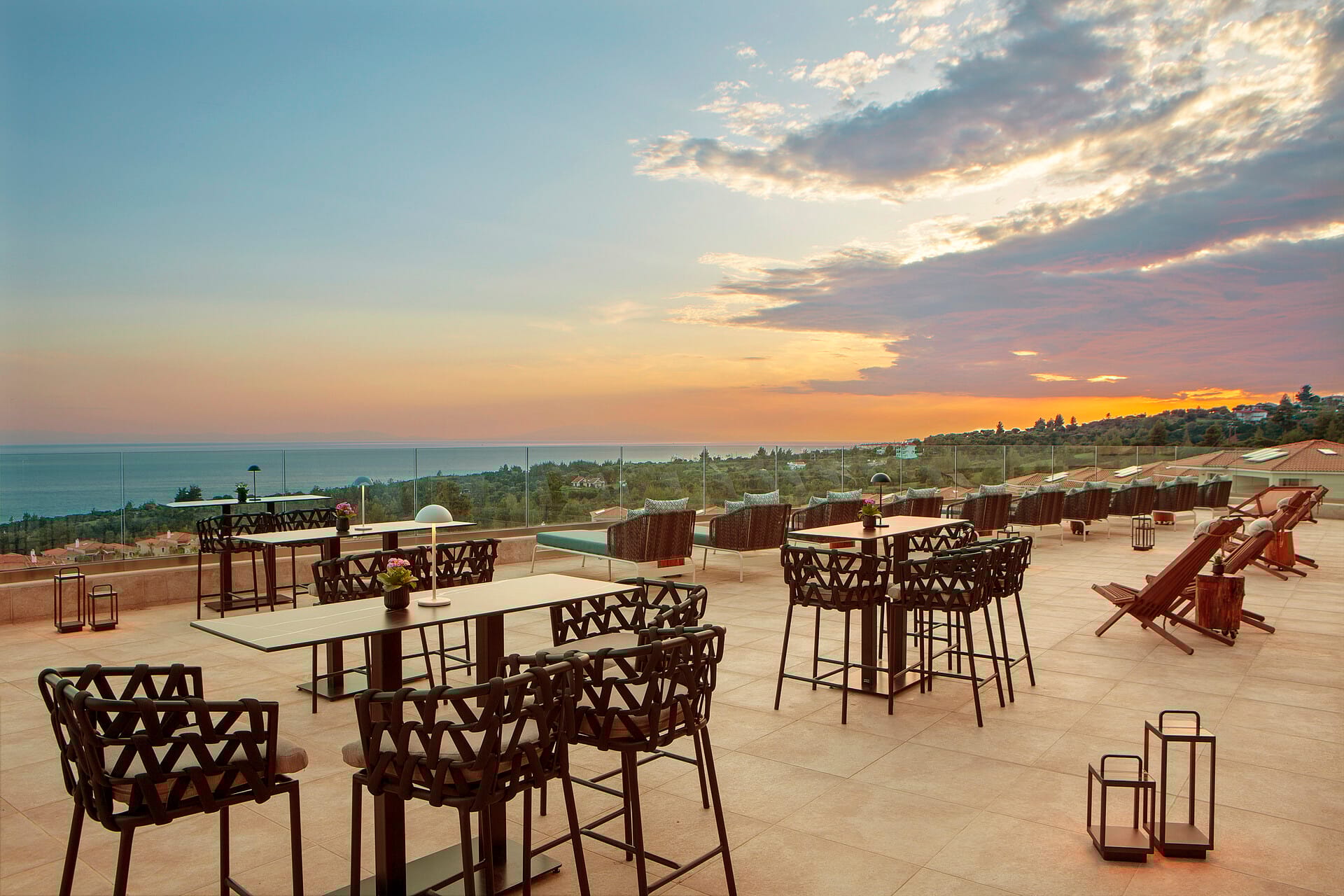 ajul_senses-bar-18-1