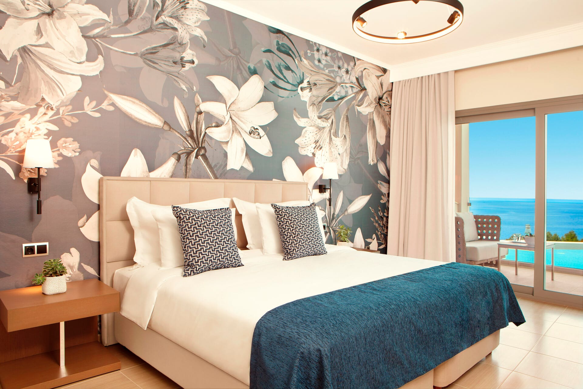 ajul_deluxe-double-room-with-sharing-pool-3