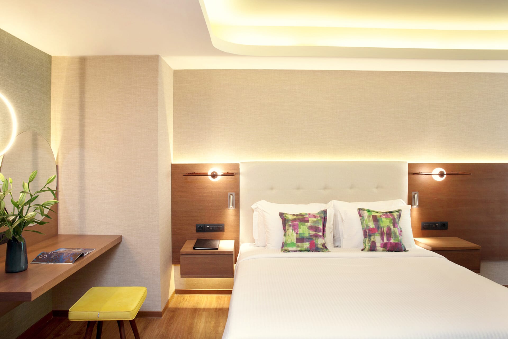 wyndham-athens-residence_junior-suite-atrium-view-5