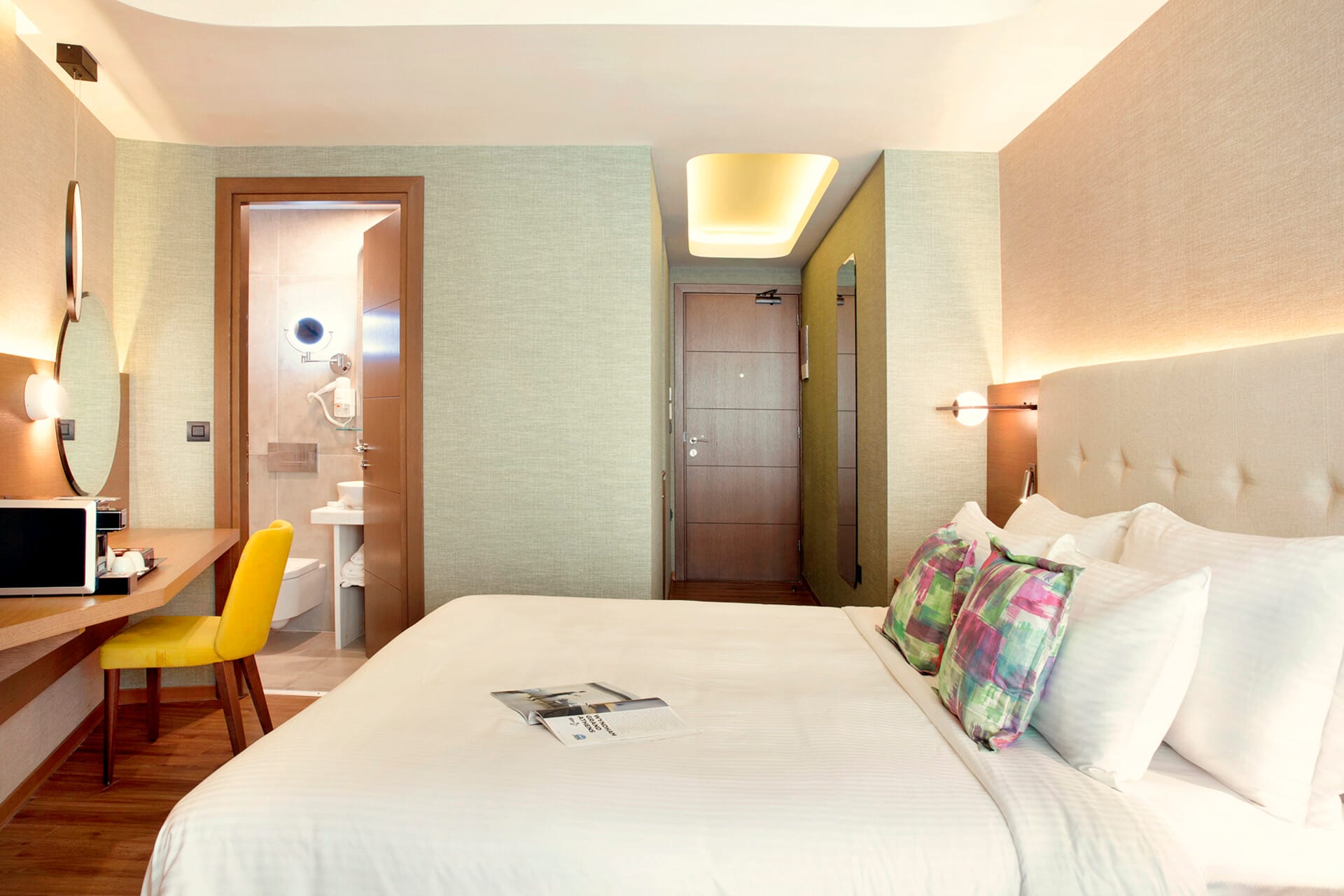 wyndham-athens-residence_classic-double-atrium-view-4