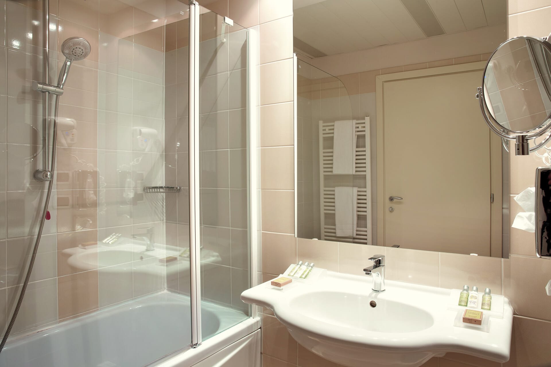 dolce-milan_classic-room-1