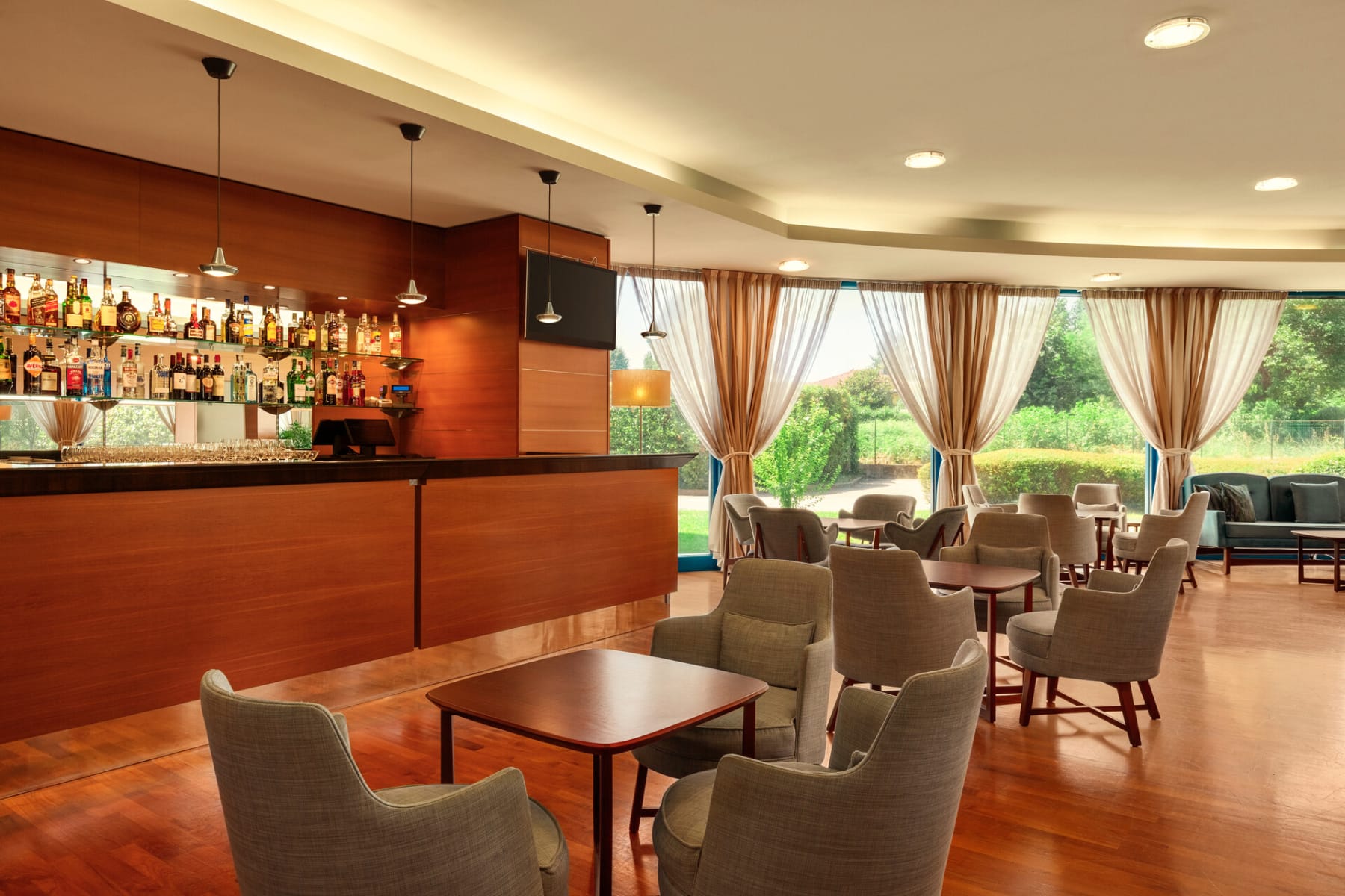 dolce-milan_lobby-lobby-bar-reception-2