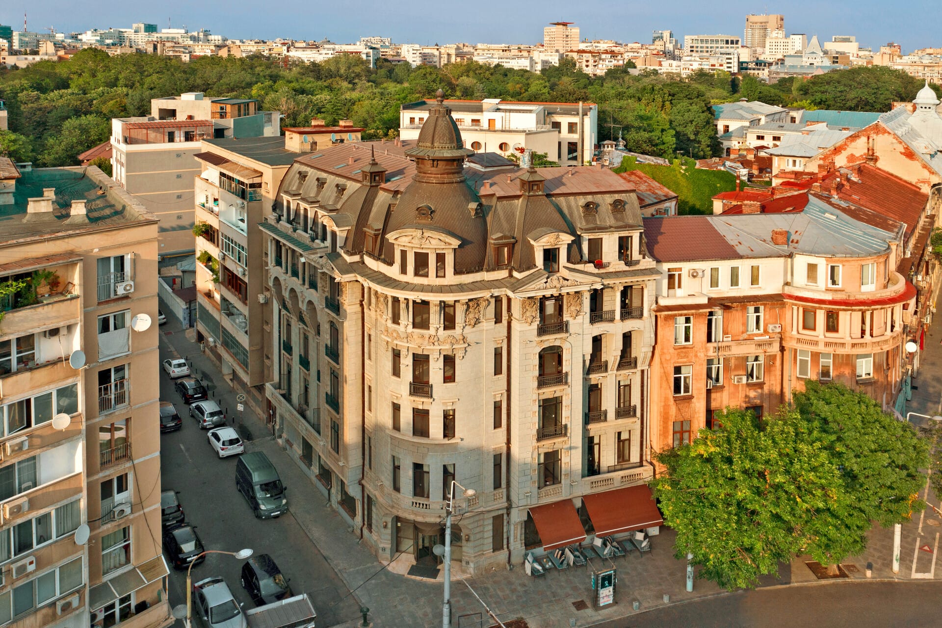 a city with many buildings