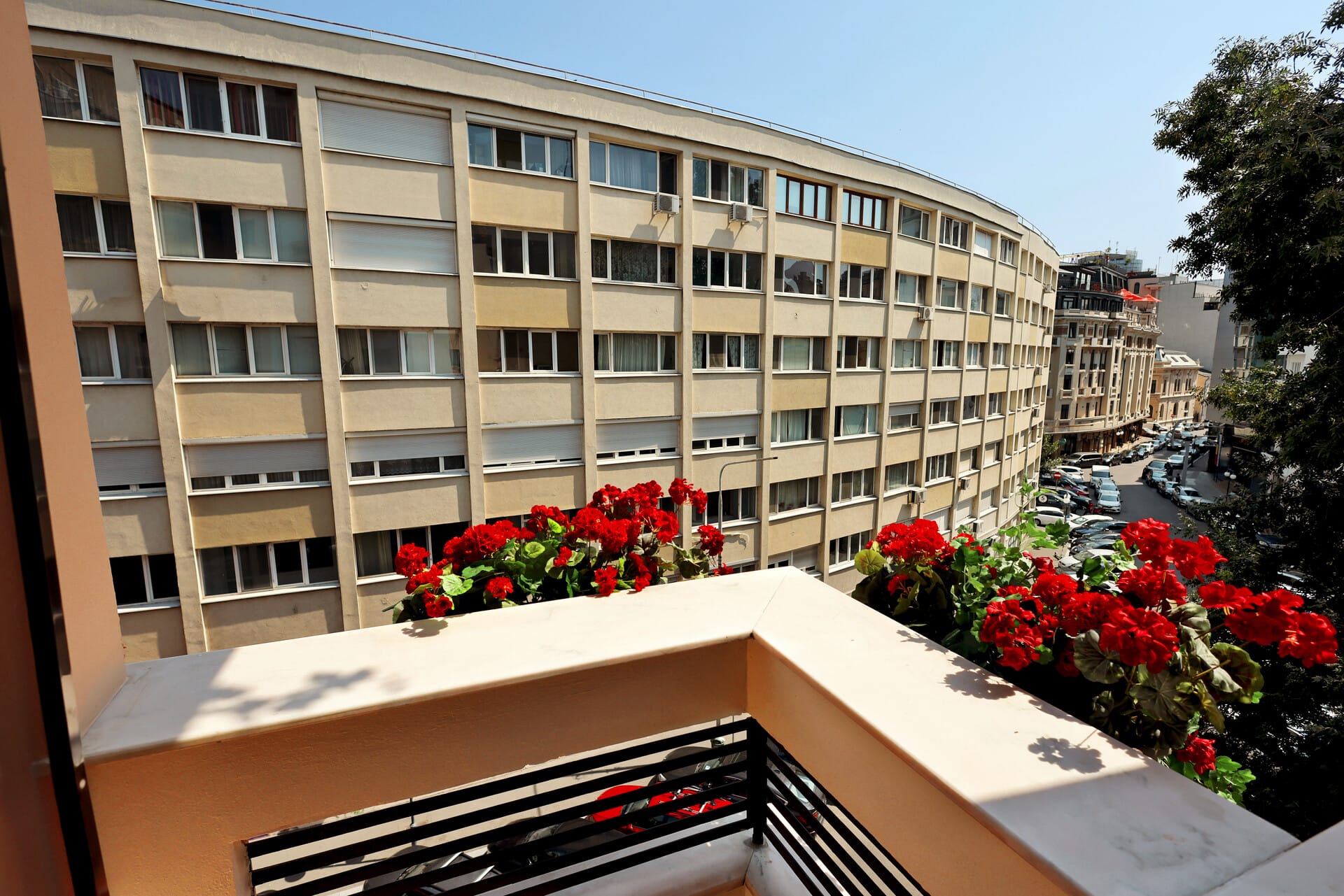 a building with many windows