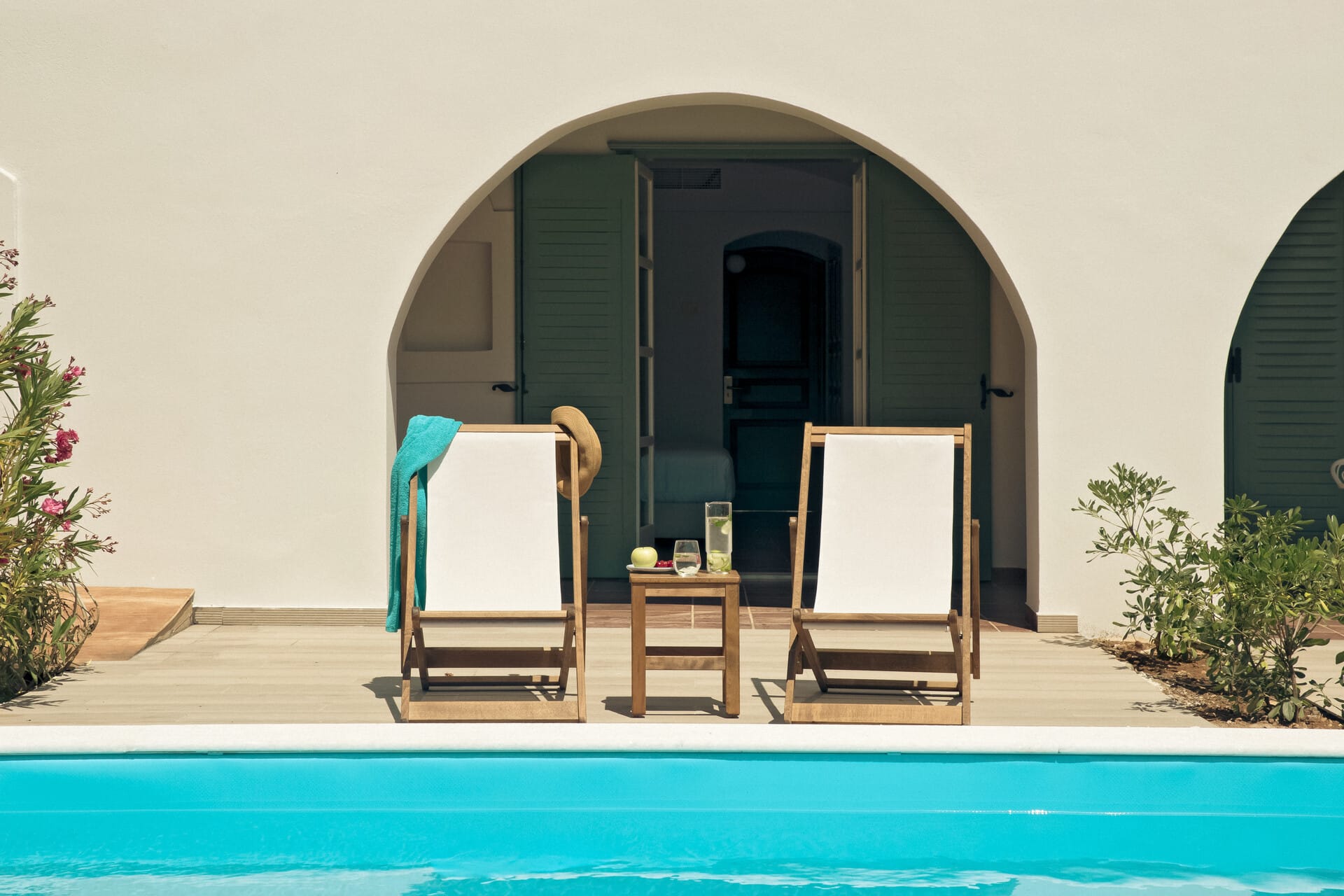 eretria_prestige-bungalow-garden-view-sharing-pool-1