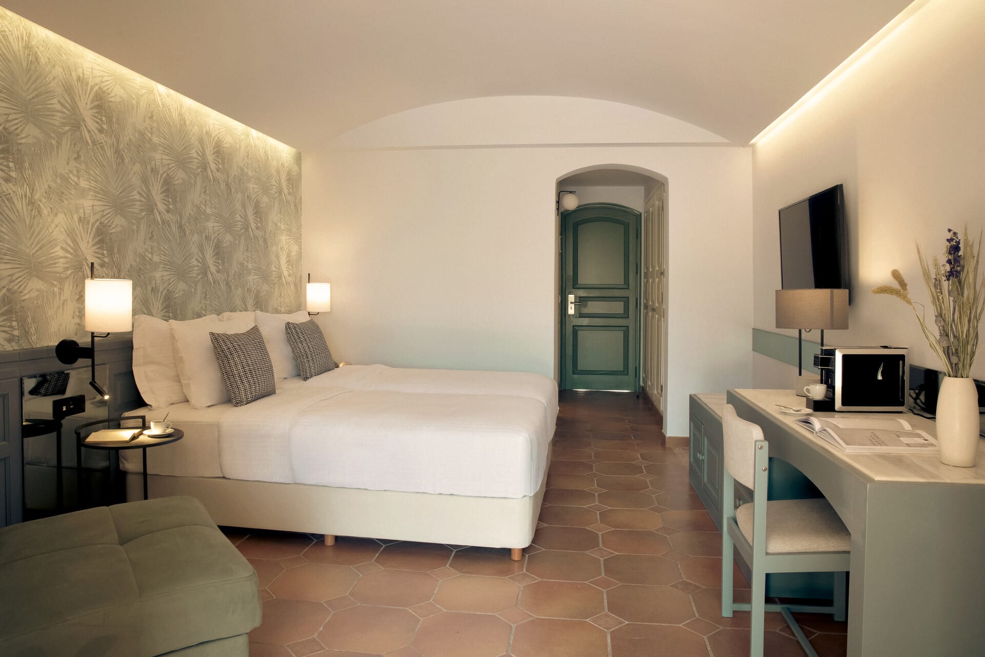 eretria_prestige-bungalow-garden-view-sharing-pool-2-1