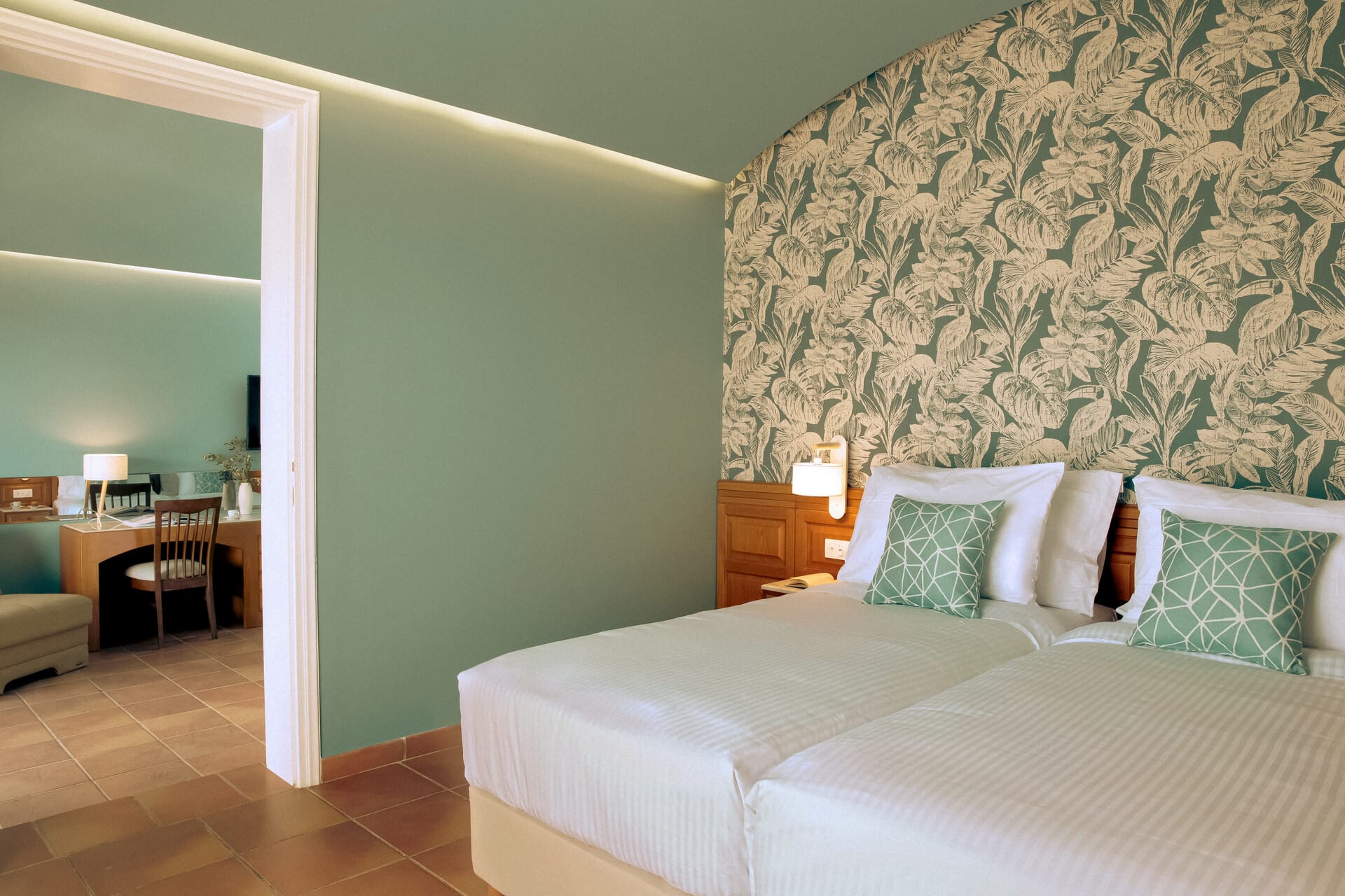 eretria_main_family-bungalow-suite-sea-view-5