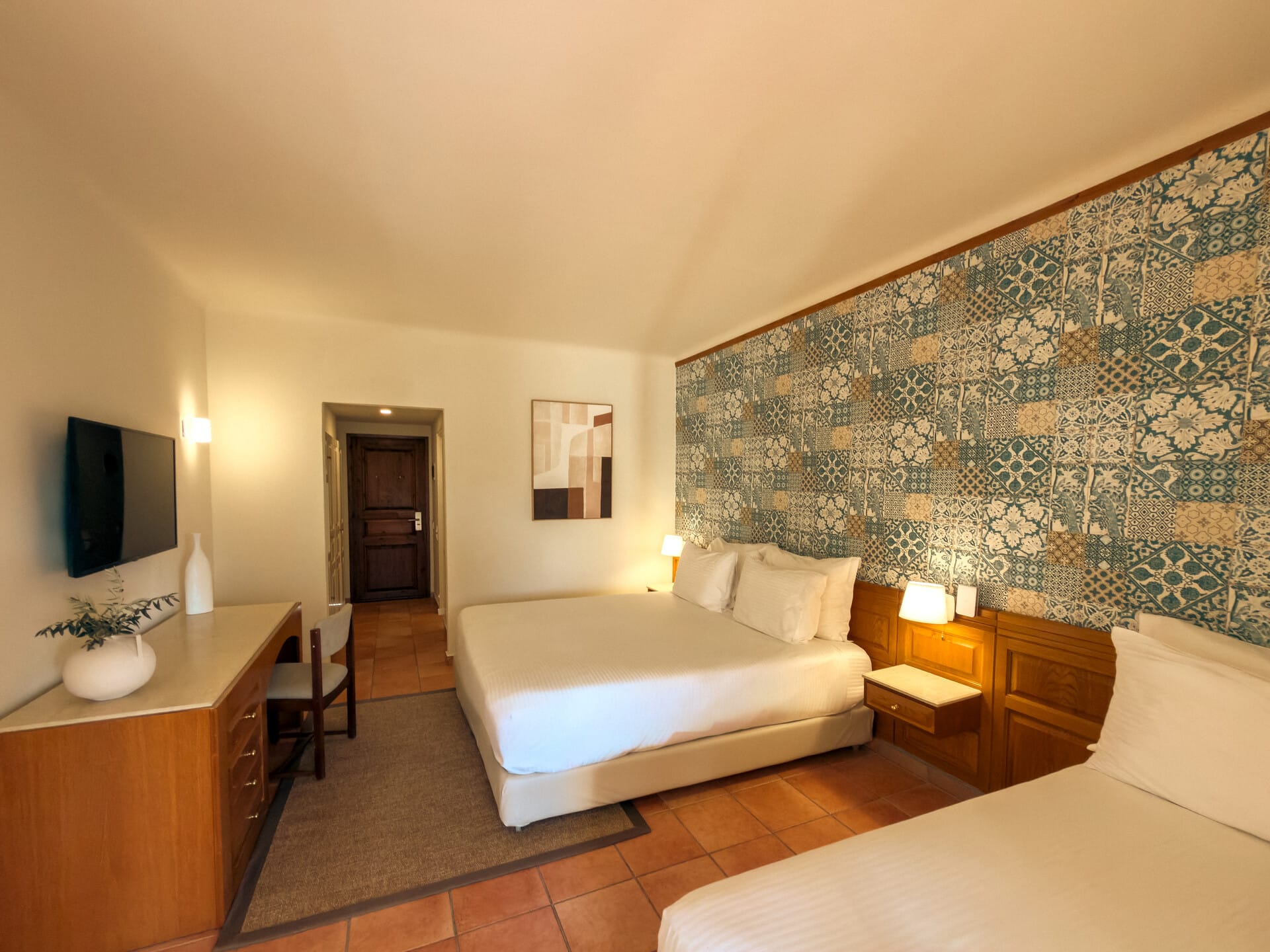 family-suite-garden-view-21