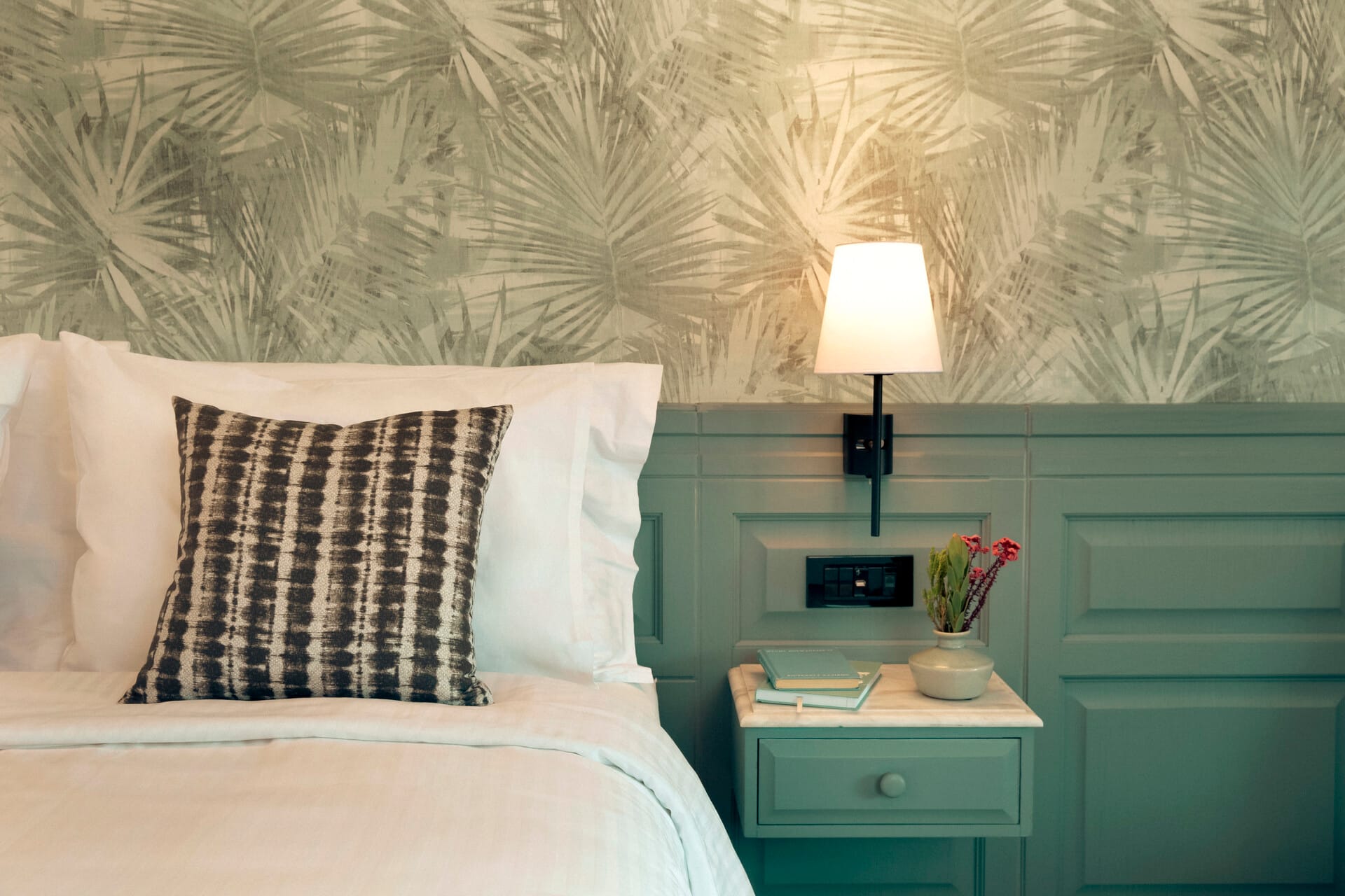 eretria_harmony-bungalow-pool-view-8