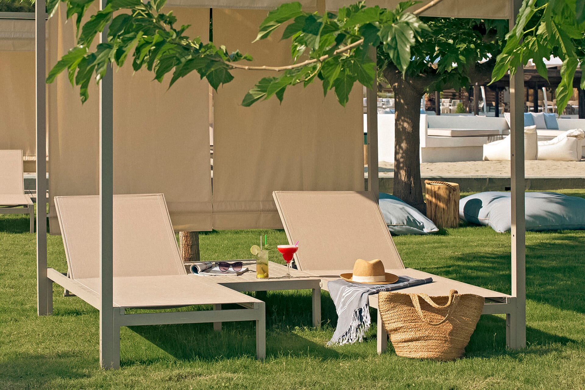 a table and chairs in a yard