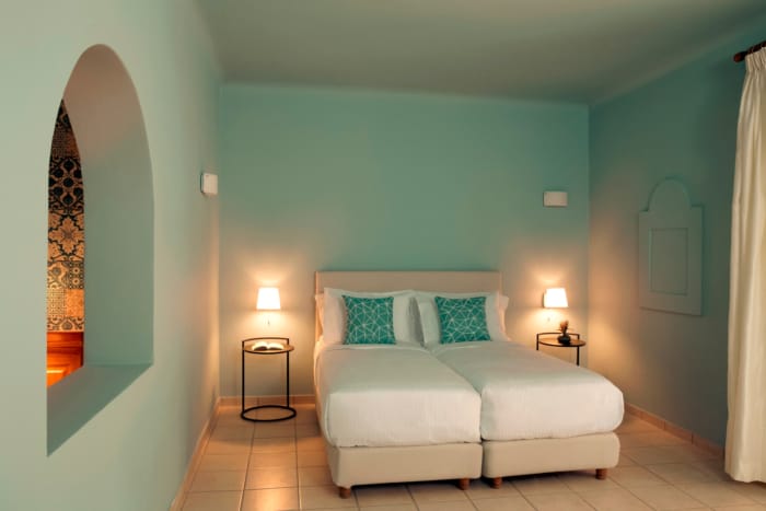 eretria_family-bungalow-suite-garden-view-1