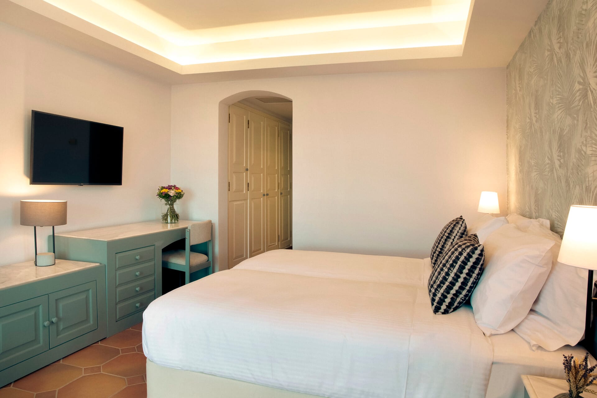 eretria_family-bungalow-suite-sea-view-private-pool-2-1