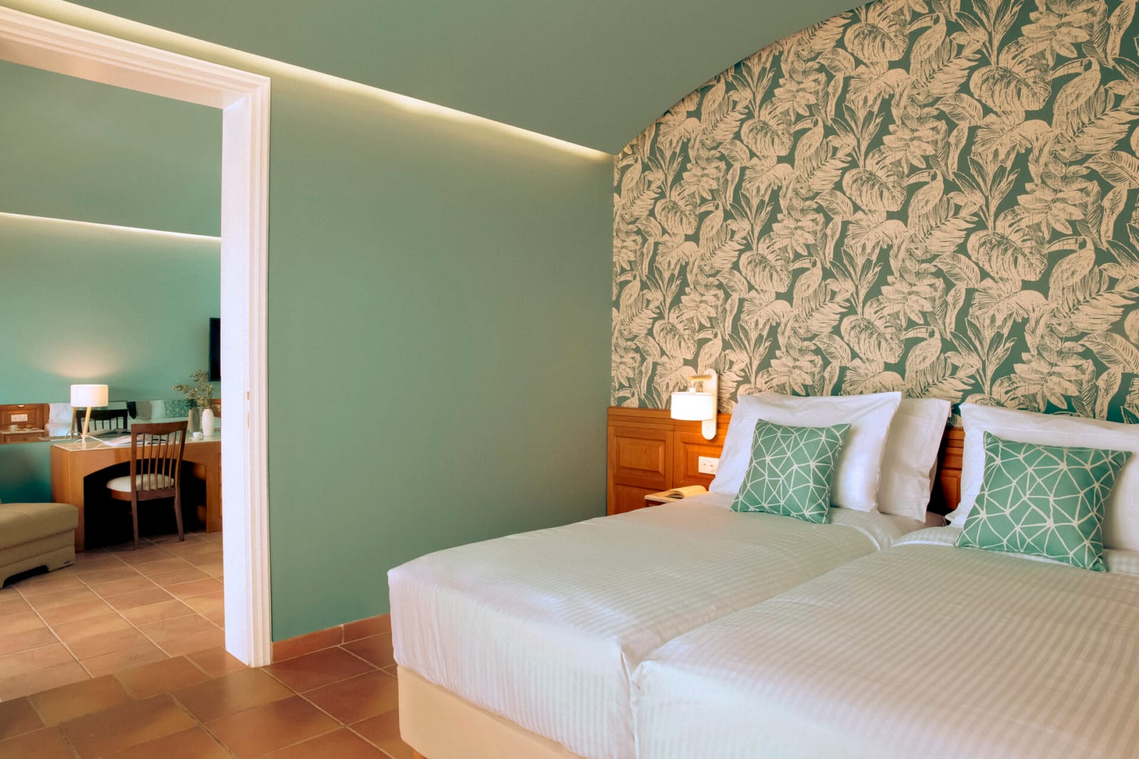 eretria_main_family-bungalow-suite-sea-view-5