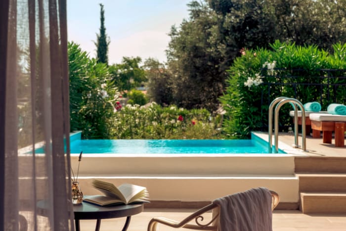 eretria_nature-garden-view-private-pool-4