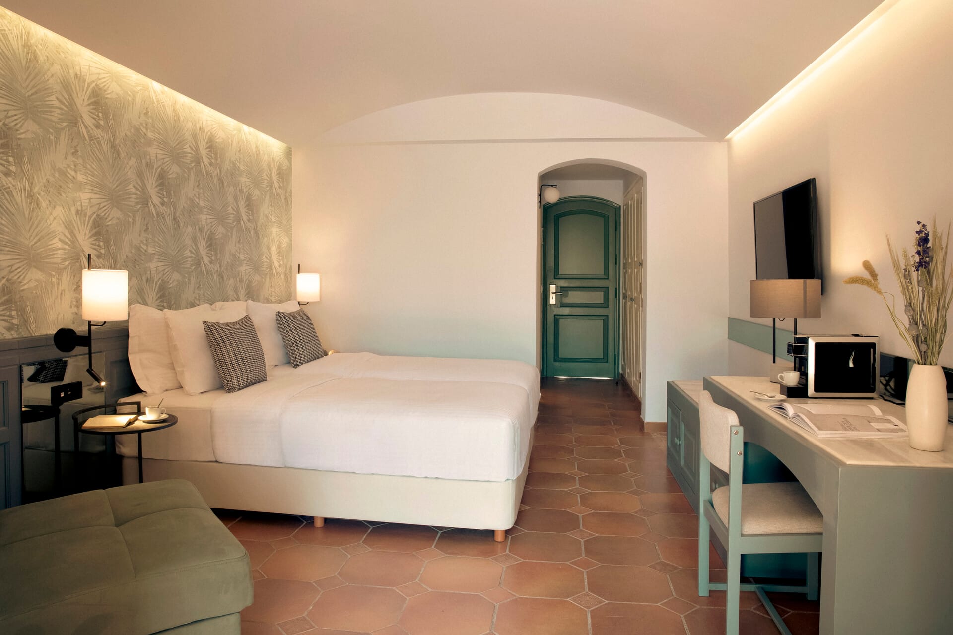 eretria_prestige-bungalow-garden-view-sharing-pool-2-1