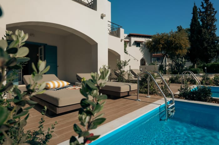 a pool in a backyard