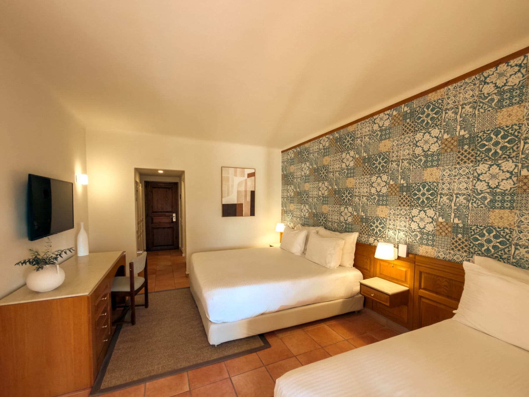 family-suite-garden-view-21