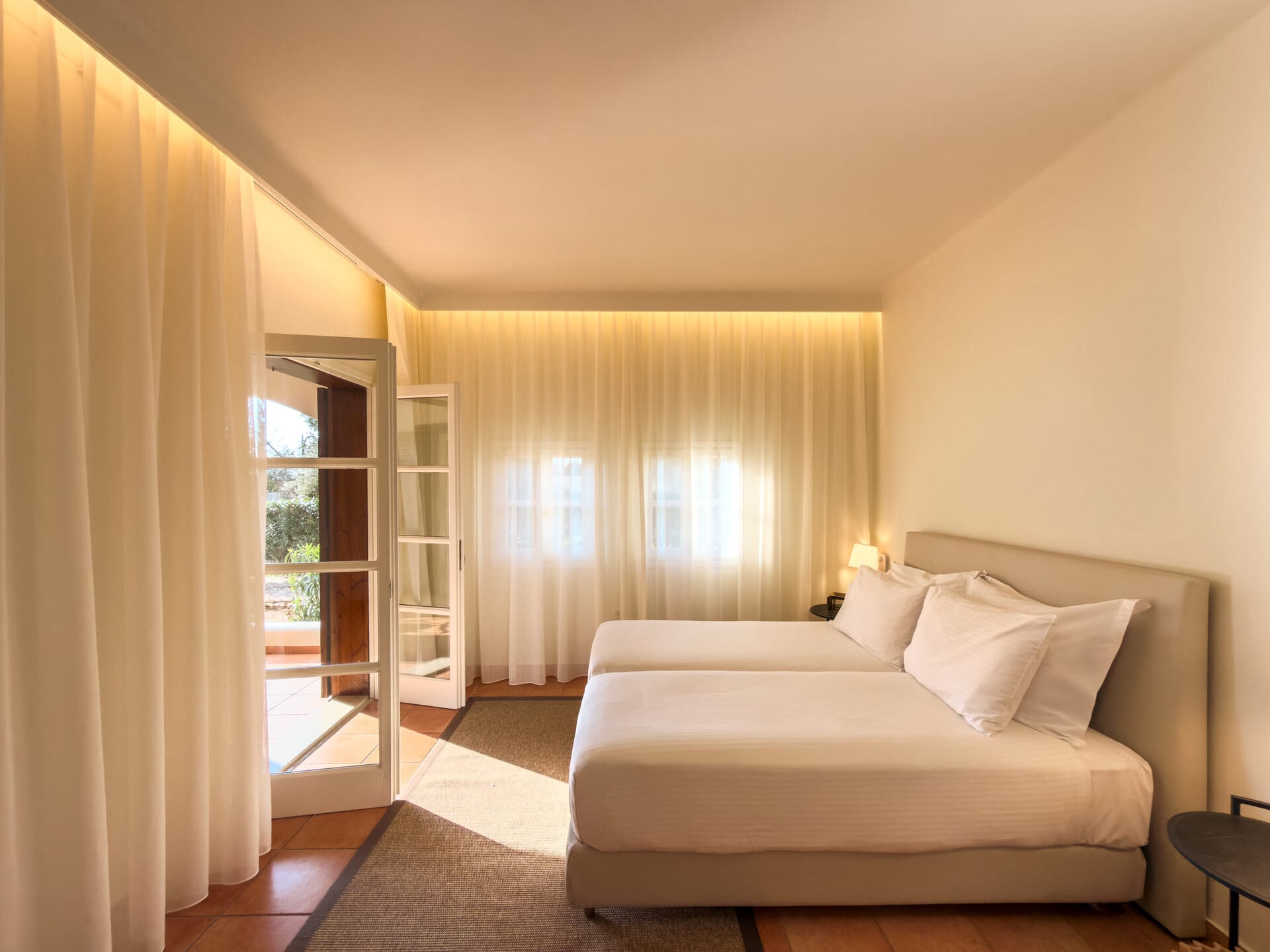 family-suite-garden-view-25