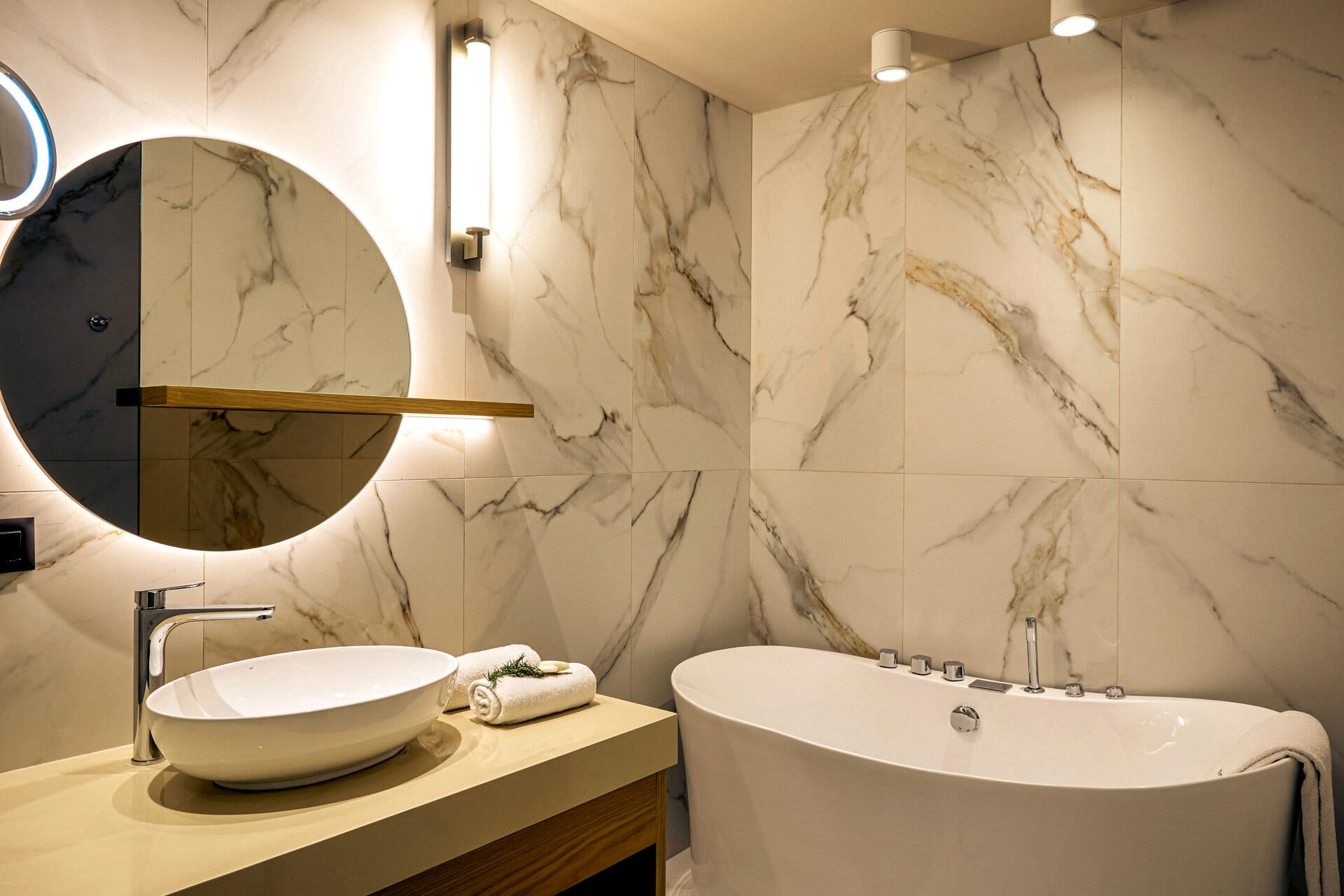 eleva_mirabello_family-1-bedroom-junior-suite-plunge-pool-3