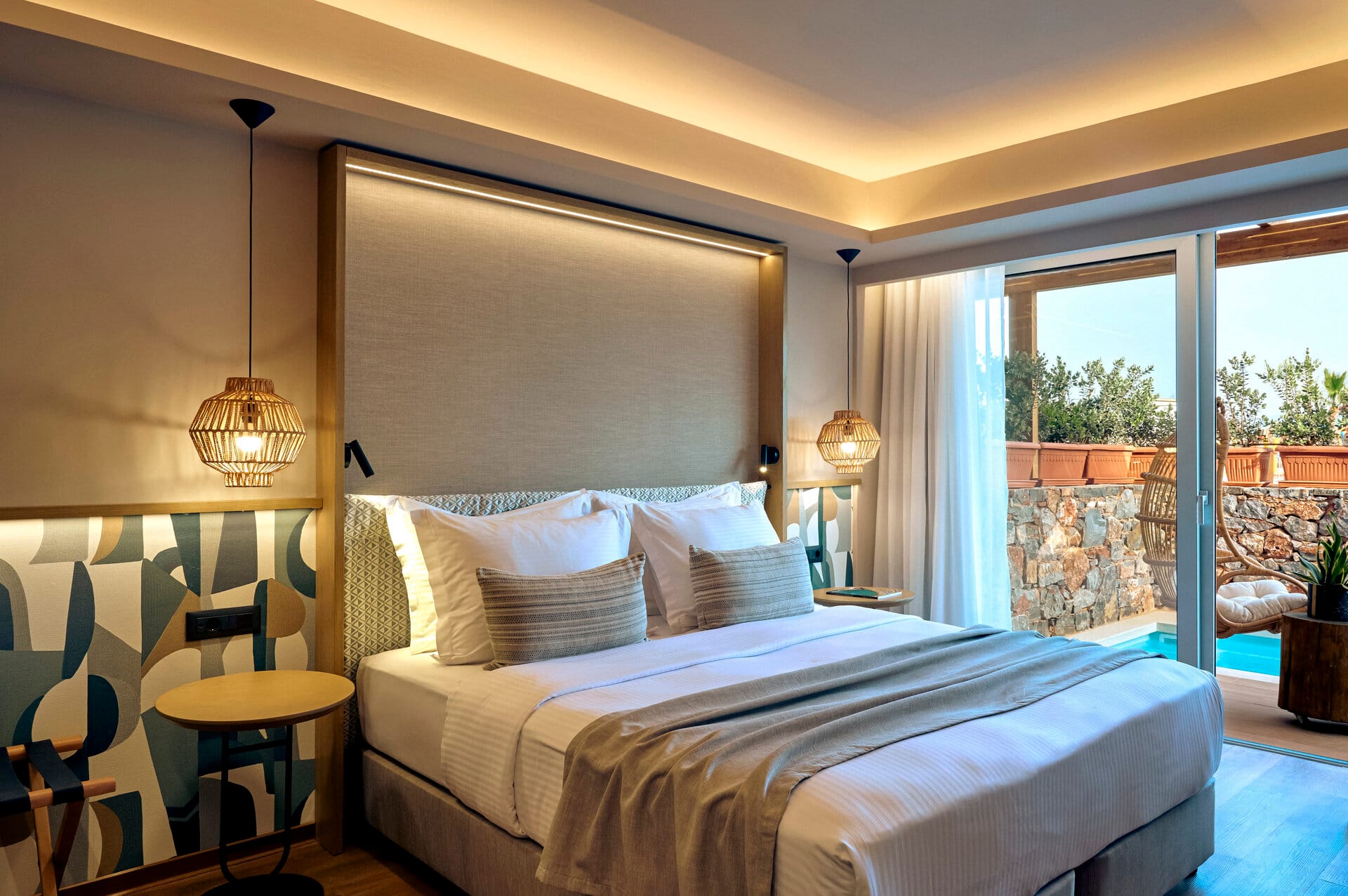 eleva_mirabello_family-1-bedroom-junior-suite-plunge-pool-7