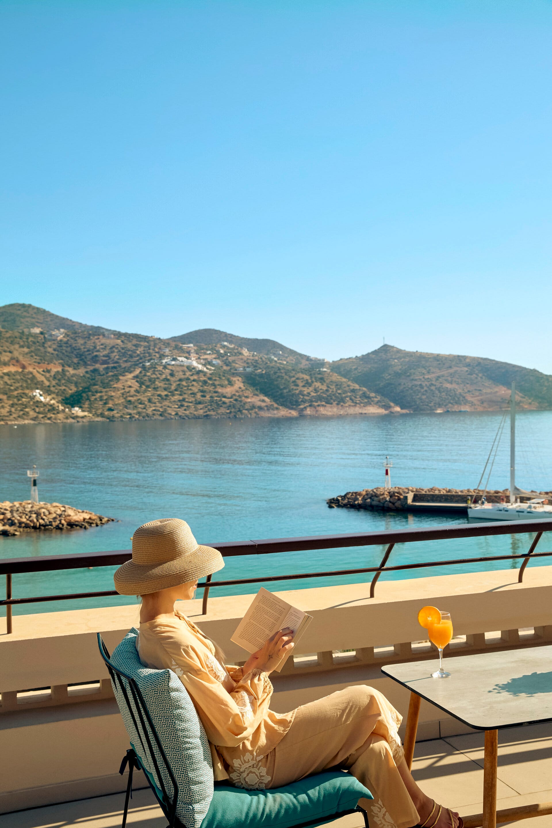 eleva_mirabello_thea-lobby-bar-10