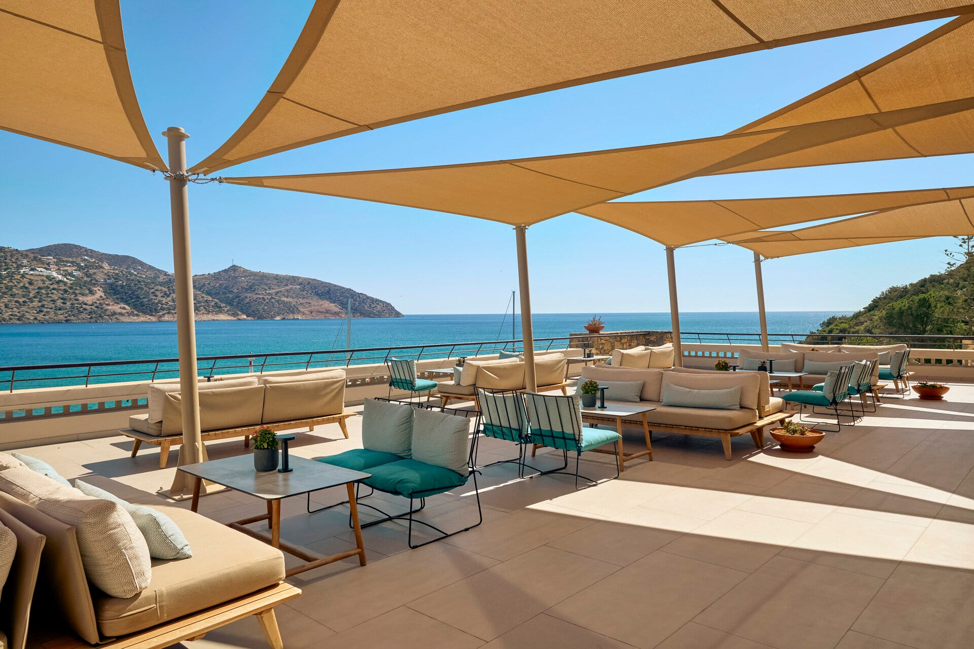 eleva_mirabello_thea-lobby-bar-6