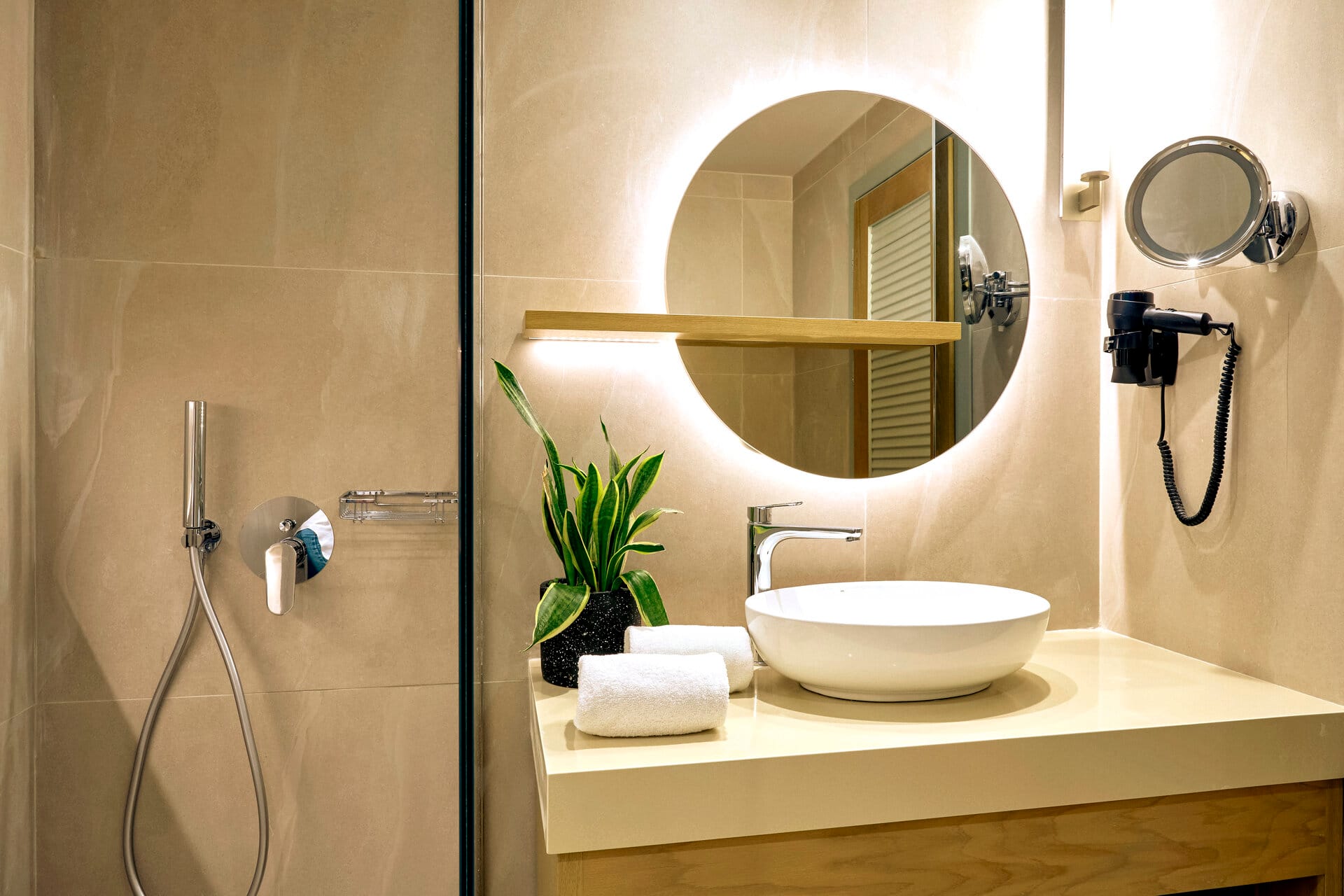 eleva_mirabello_family-1-bedroom-junior-suite-plunge-pool-22