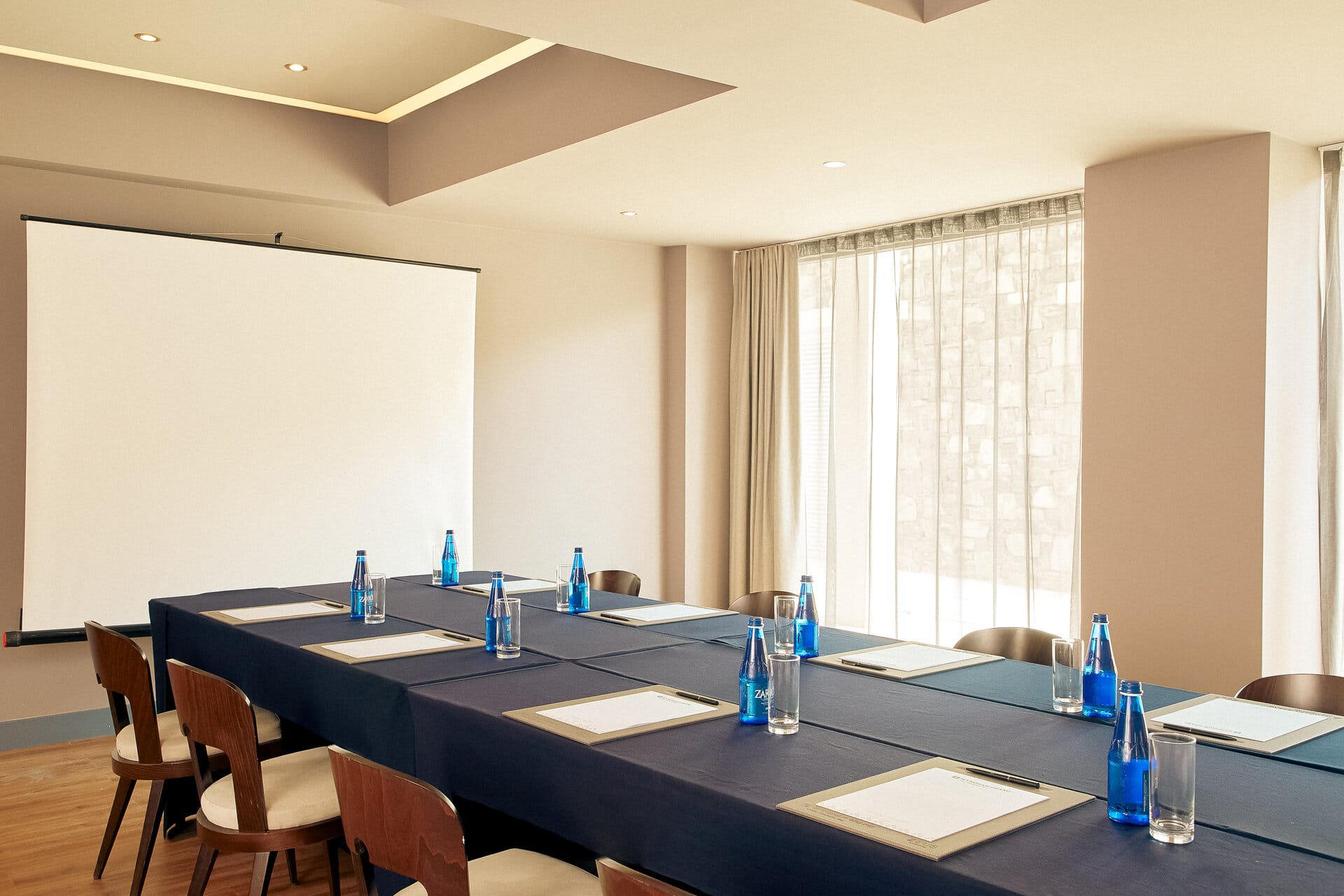 eleva_mirabello_hera-meeting-room-1