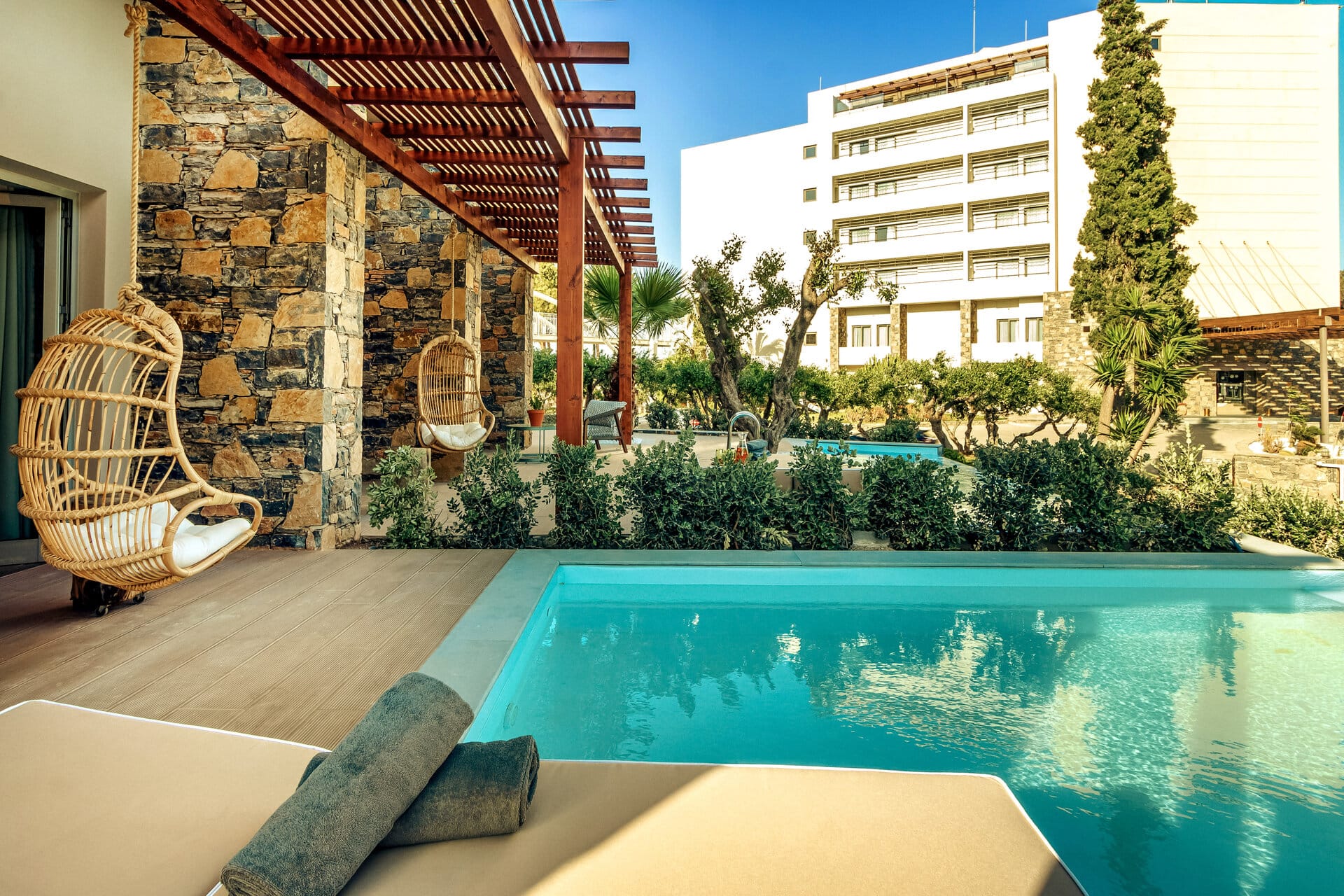 eleva_mirabello_bungalow-junior-suite-private-pool-8